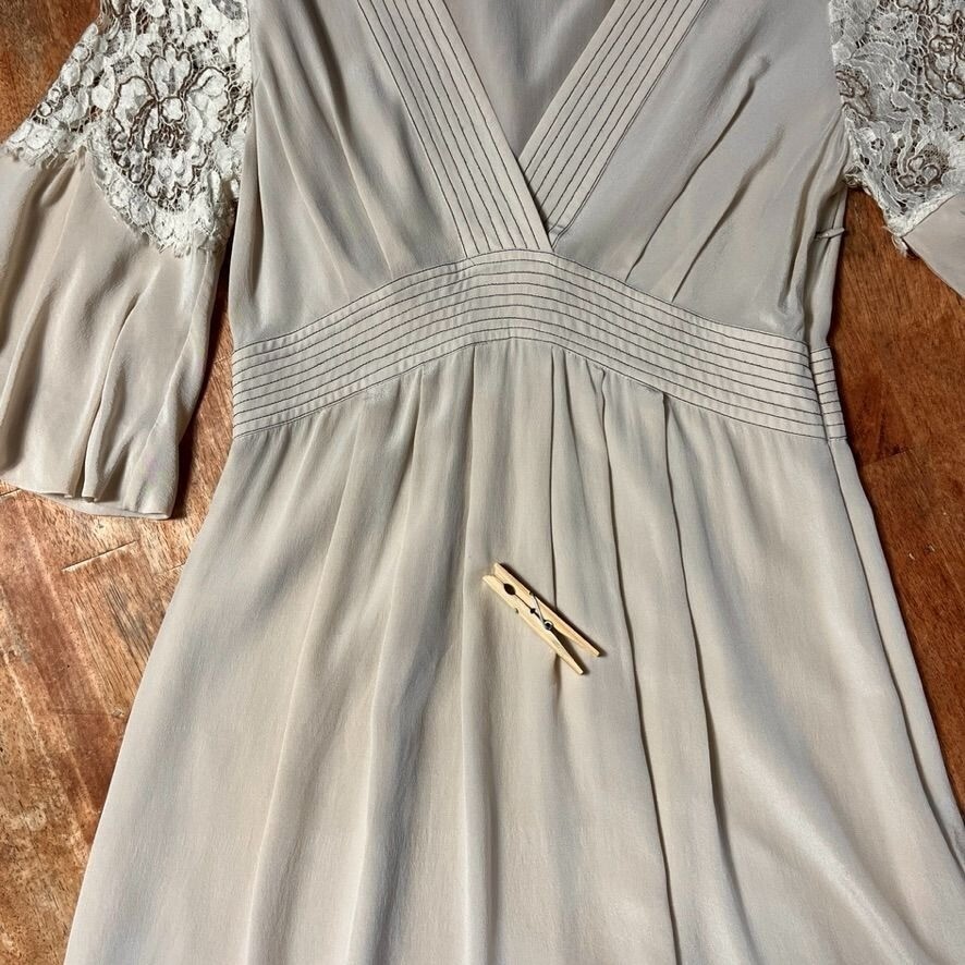 Banana Republic 100% Silk Special Occasion Dress Womens 4 Empire Romantic Lace