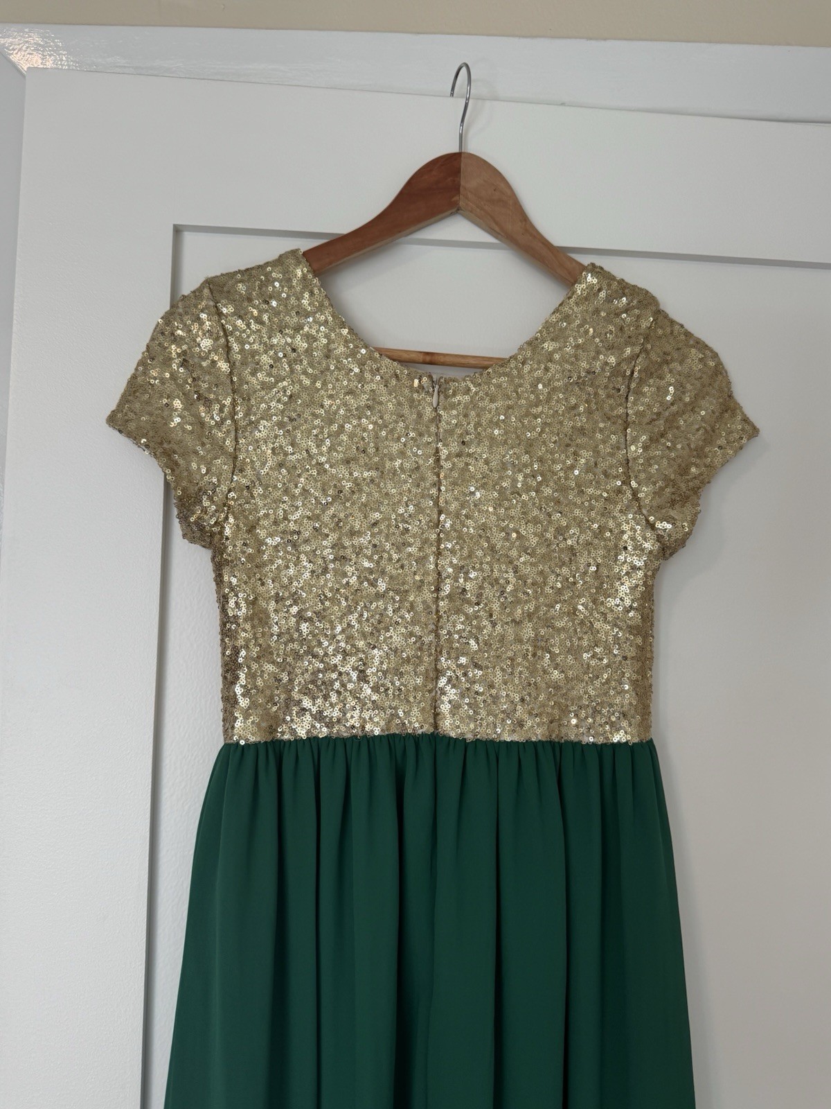 Red Clover Gold Green Sequin Chiffon Maxi Dress Scoop Neck Short Sleeve Size S