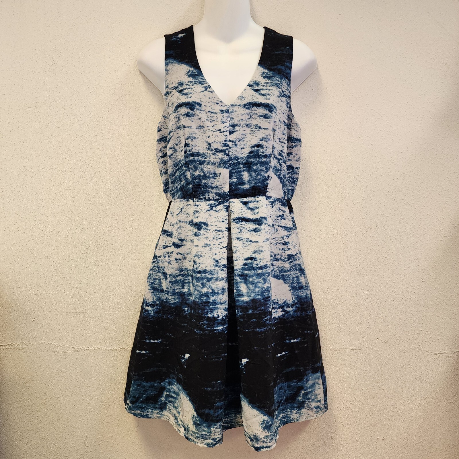 Forever 21 Fit Flare Dress S Blue White Speckled Vneck Pockets Open Back