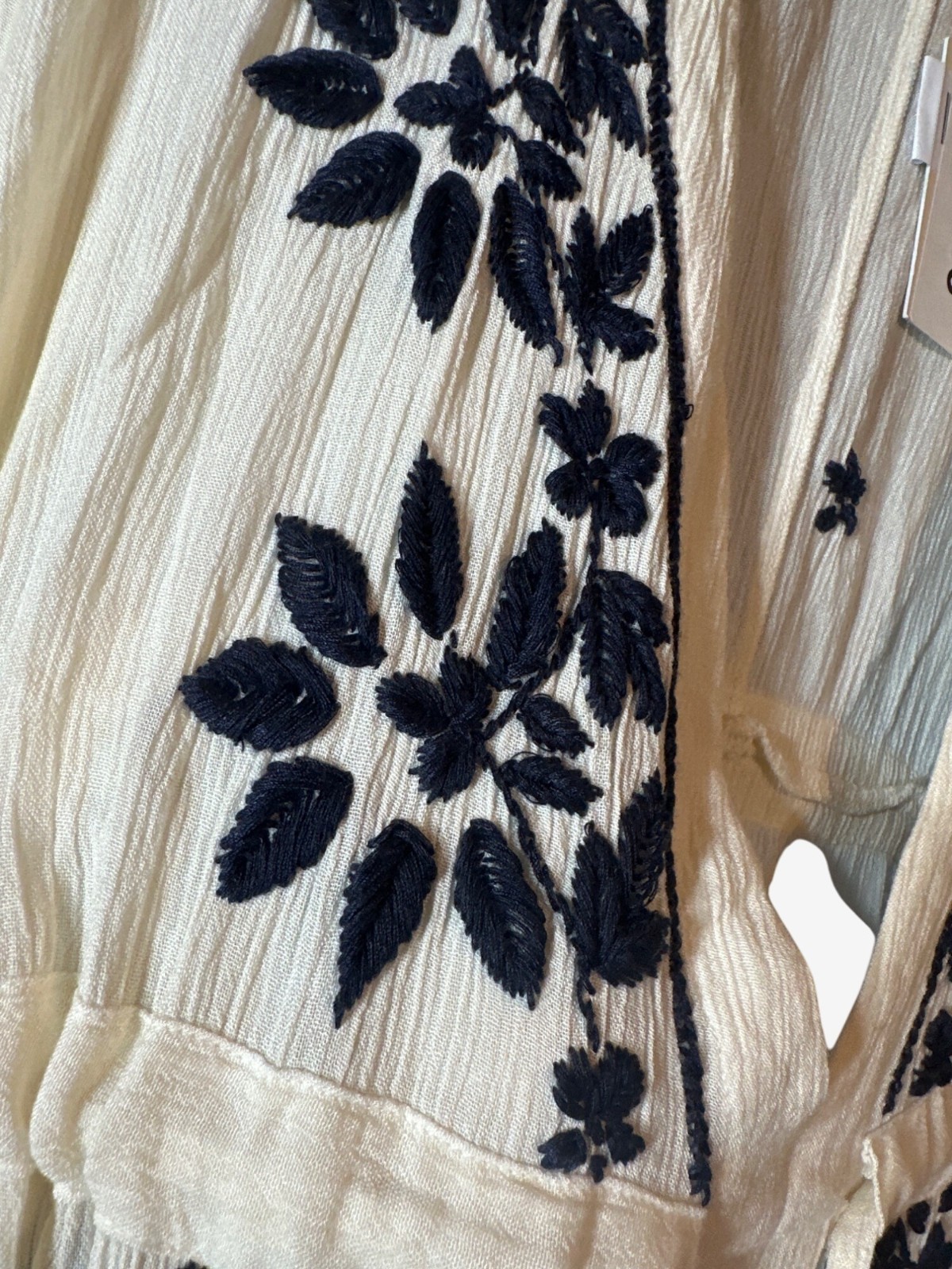 Anthro Raga Womens Embroidered Maxi Dress M/L White & Navy Boho Crinkle Fabric