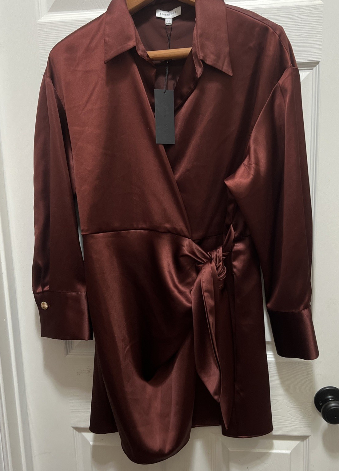 NWT Gianni Bini Size 12 Avery Long Sleeve Satin Point Collar Wrap Dress Sexy