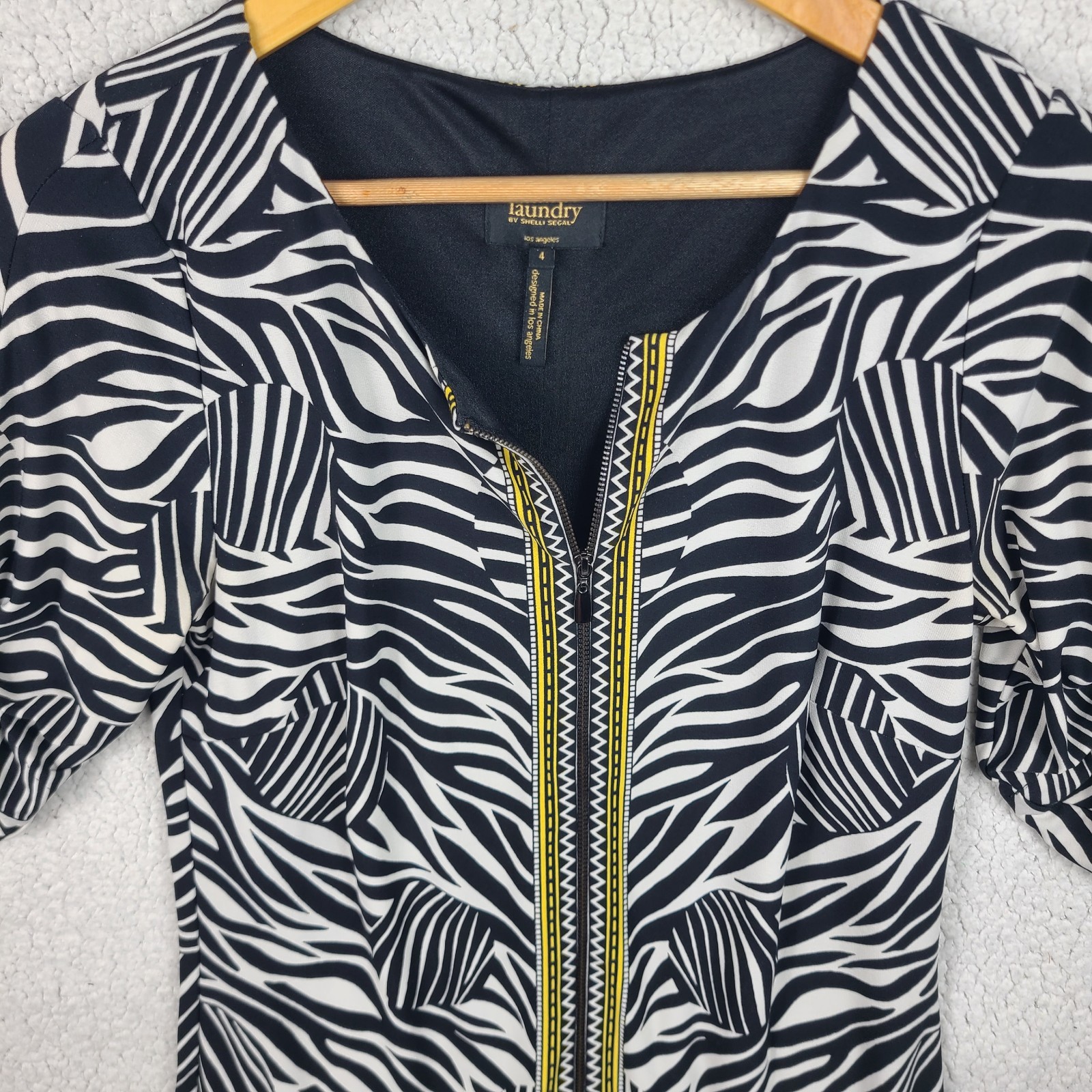 Laundry by Shelli Segal Zebra Shift Dress Geometric Tribal Blue Yellow Size 4
