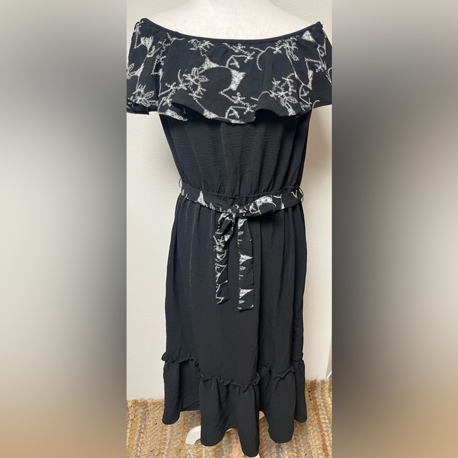 Adrienne Vittadini Black and White Patterned Fabric Off The Shoulder Dress XL