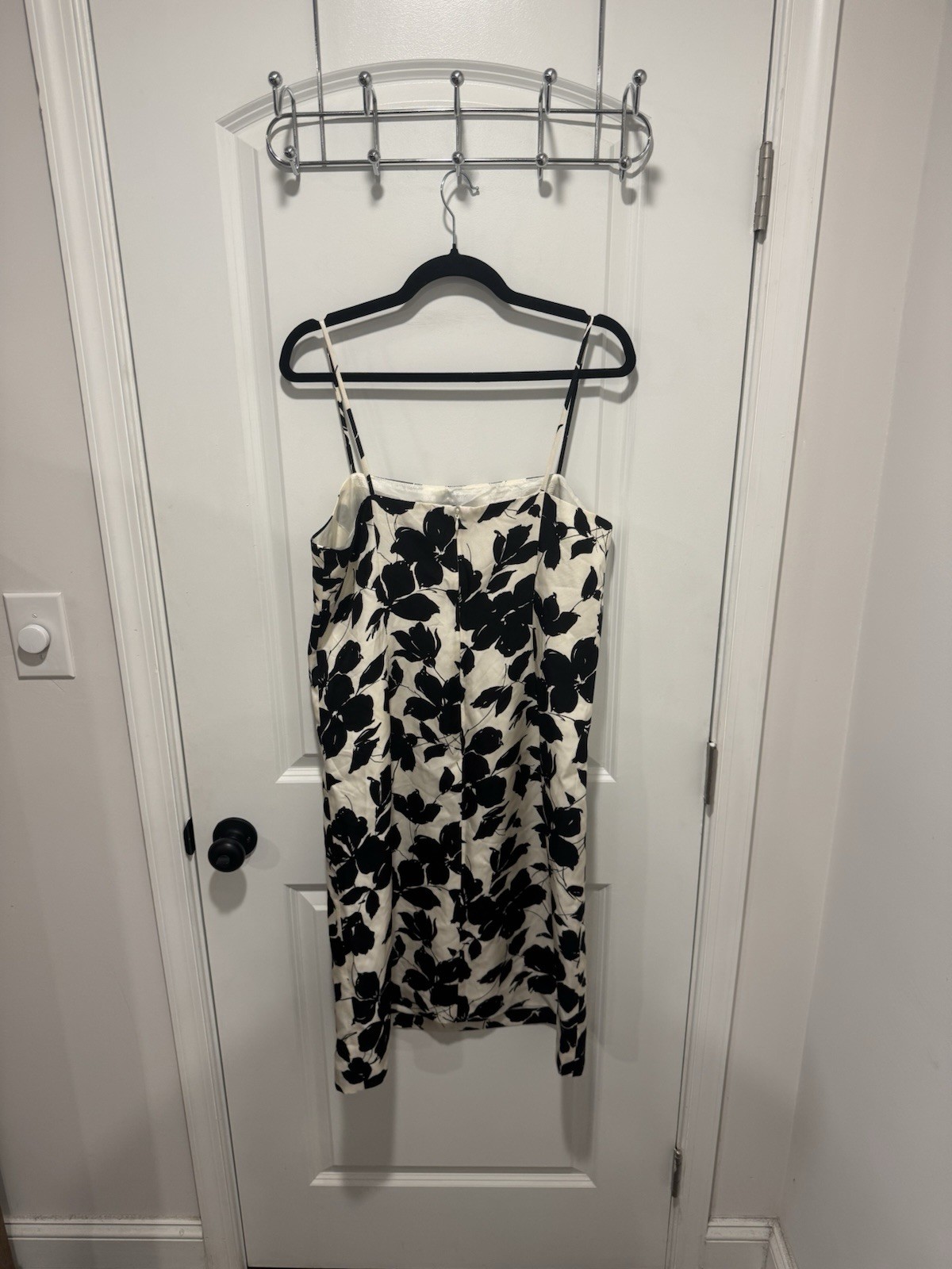 Ann Taylor Black And White Floral Midi Dress. Size 14 , Adjustable Straps