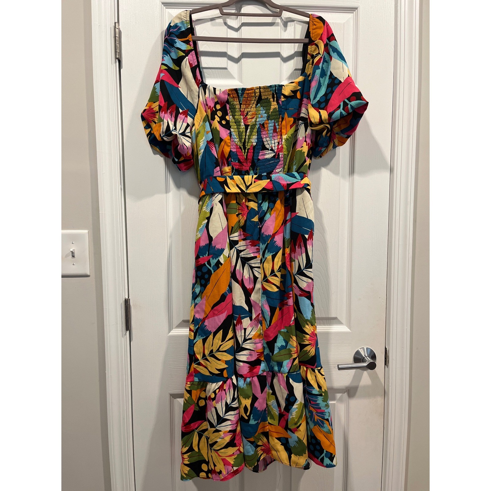 Maia Tropical Leaf Print Midi Dress Size 14W Puff Sleeve Smocked Back Belted