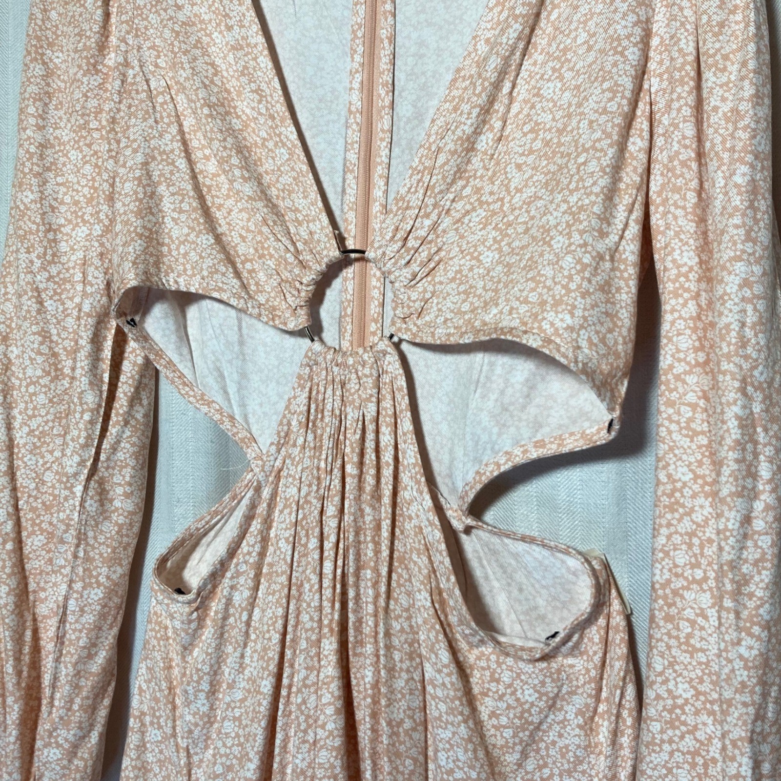Forever 21 Peach Floral Cutout Ring Mini Dress Long Puff Sleeve M Boho Festival