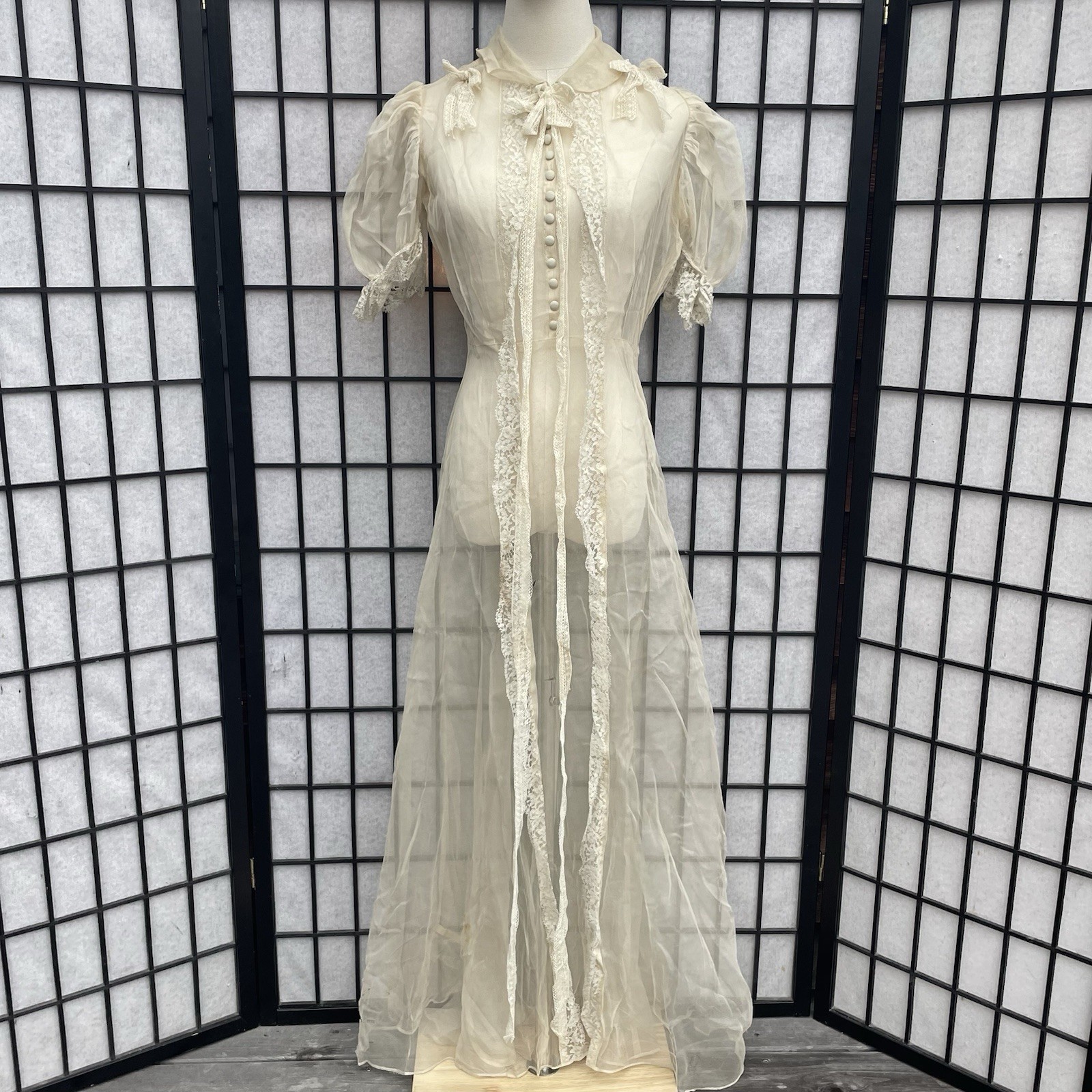 Ethereal Vintage 1940s Ivory Puff Sleeve Sheer Buttons Maxi Wedding Gown XXS
