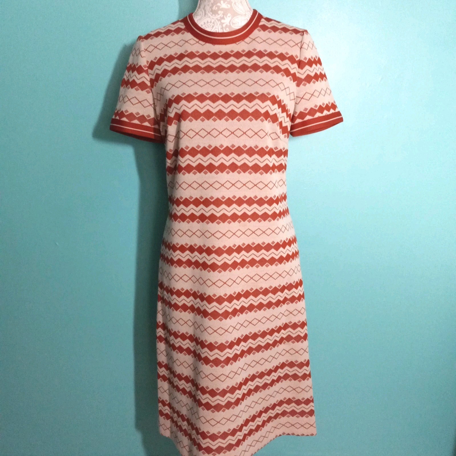 Vintage 60s Shift Dress size Medium, Cream Orange Retro Classic Academia *spot