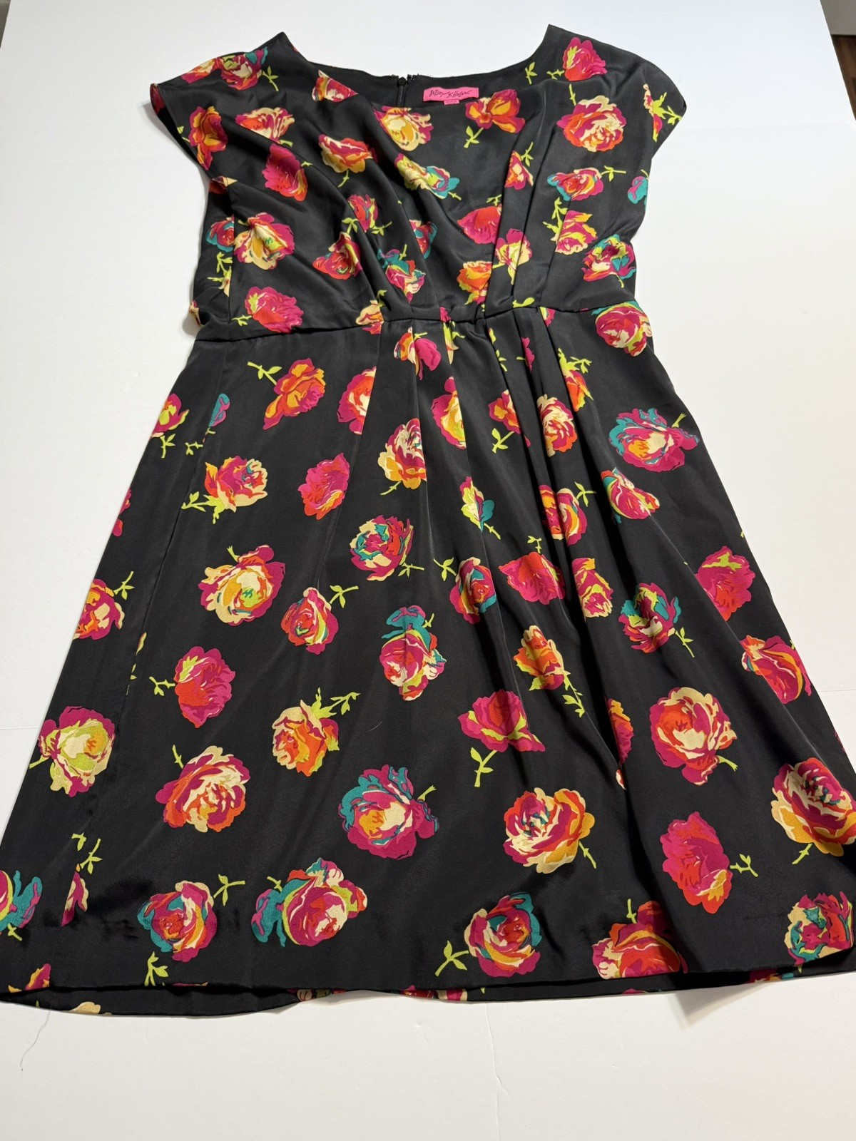 Betsey Johnson Women’s Black Floral Fit & Flare Sleeveless Knee Dress Size 6