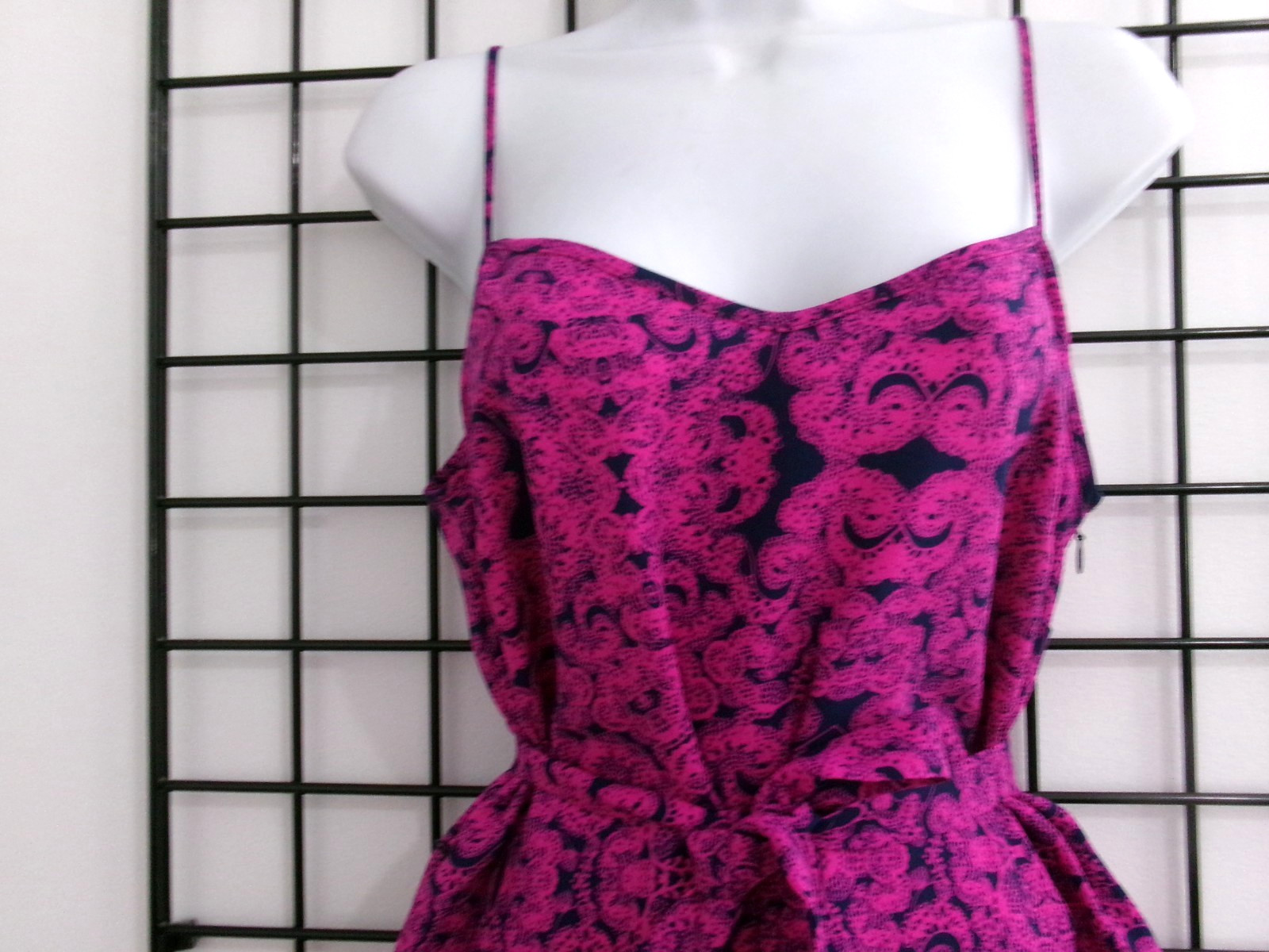 ANN TAYLOR 🌸 SIZE 10 / 36″ BUST==DARK PINK & NAVY BLUE PRINT / SHIFT SUNDRESS