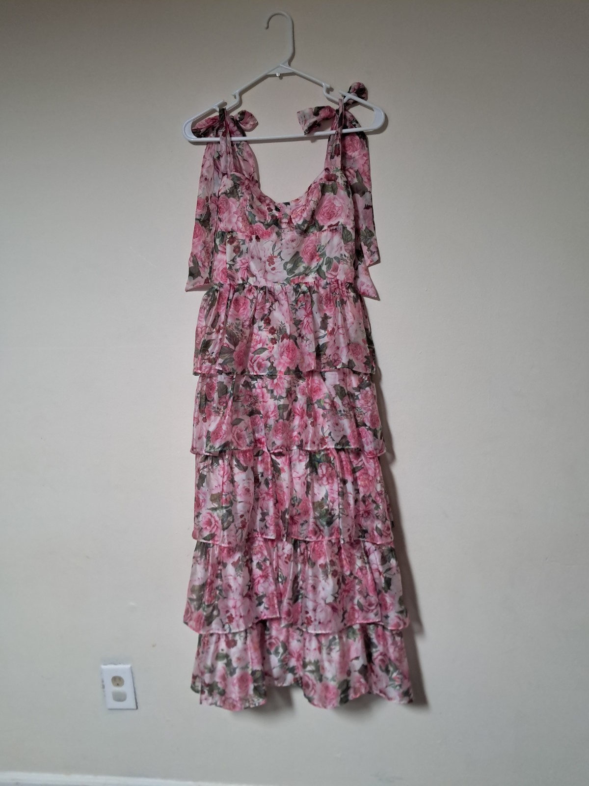 Sofie The Label Floral Tie Strapp Shoulder Tiered Floral Mididress Sz. S