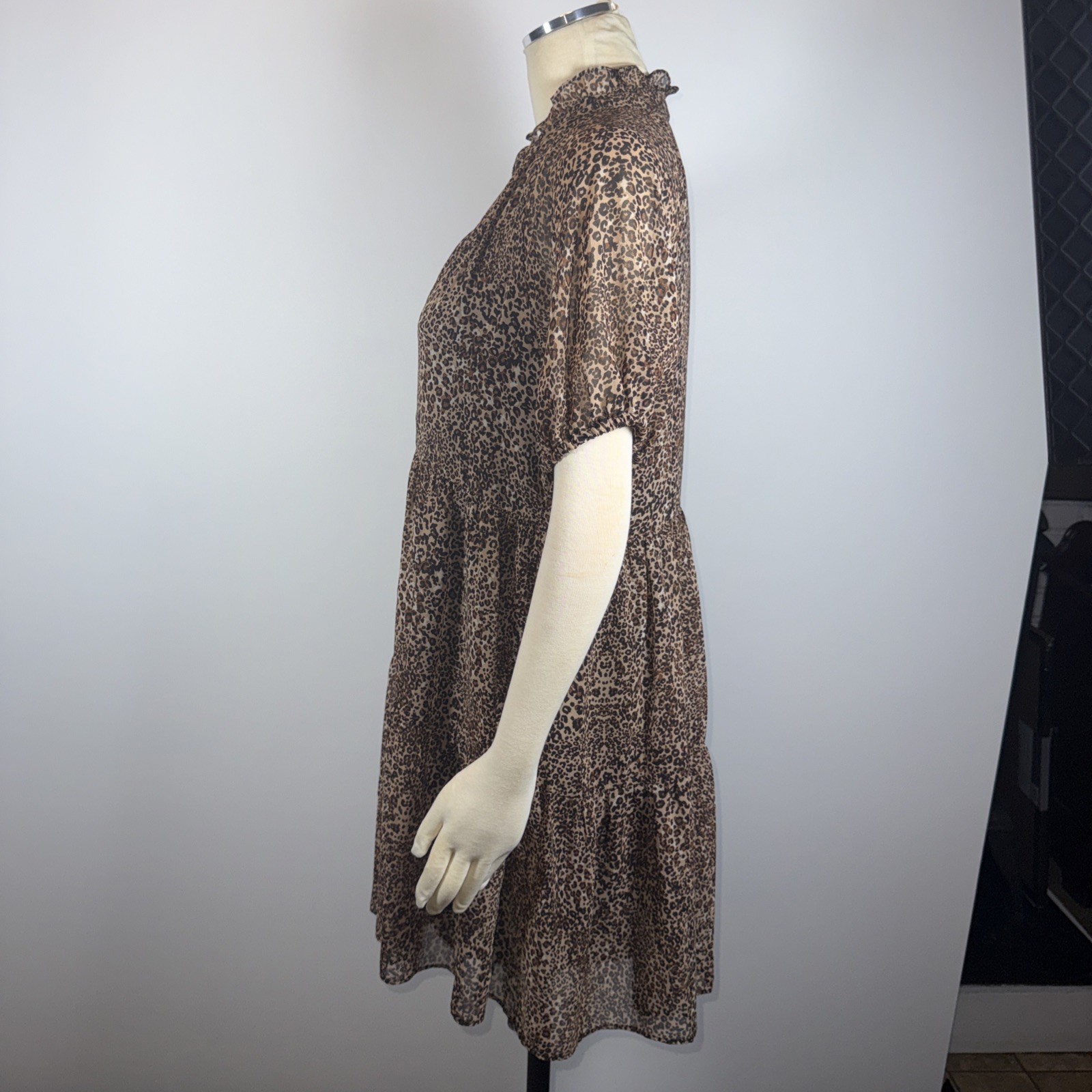 1.State Animal Print Chiffon Ruffle Neck Babydoll Above The Knee Women’s Medium