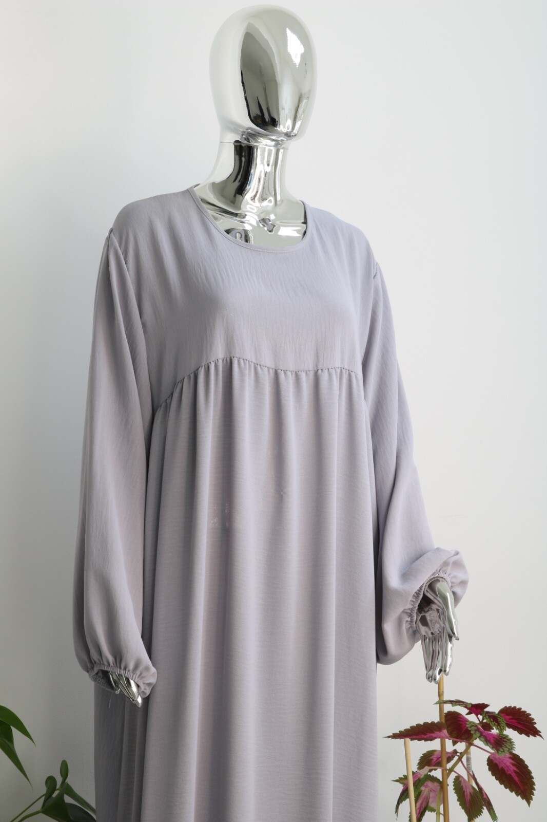 Modest Balloon Sleeve Abaya ,Classic Style and Crew Neck for All Seasons