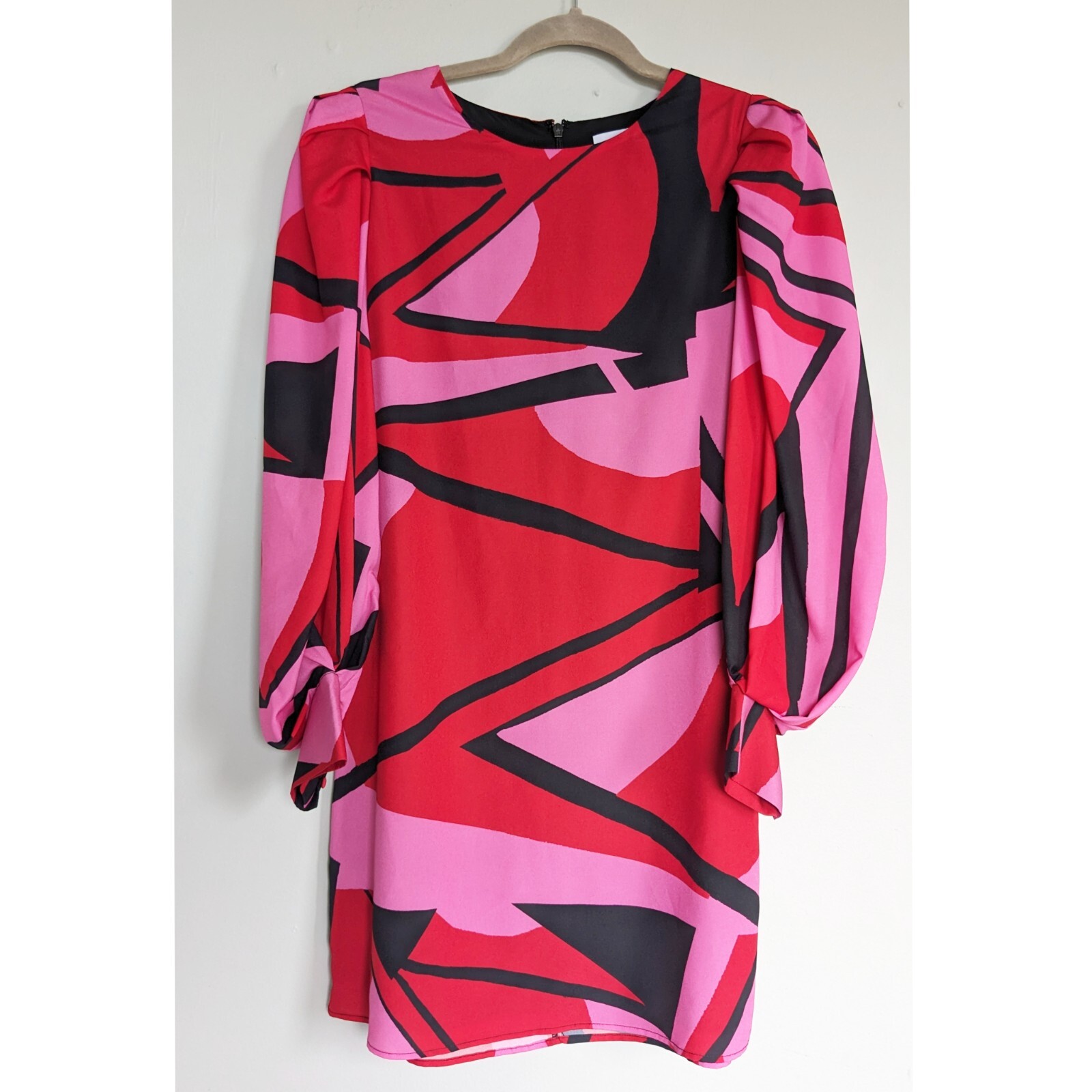 ONE33 SOCIAL GEO-PRINTED BALLOON SLEEVE SHIFT DRESS IN RED SIZE 6