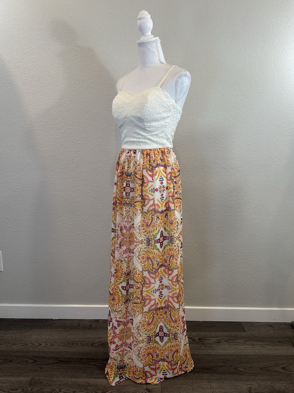 Lily Rose White Lace Bodice Paisley Elegant Women’s Maxi Dress – Size S