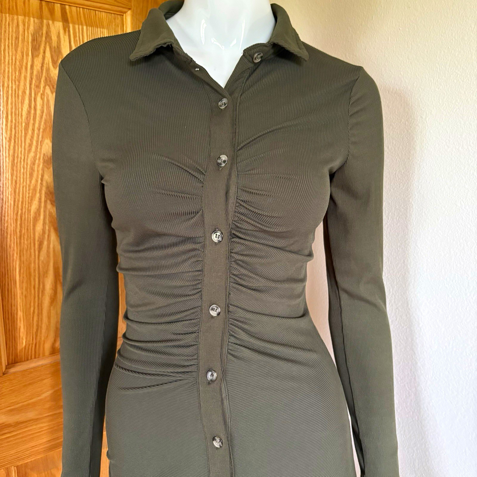Ultra Flirt Women’s M Green Collared Button Front Ruched Knit Stretch Dress
