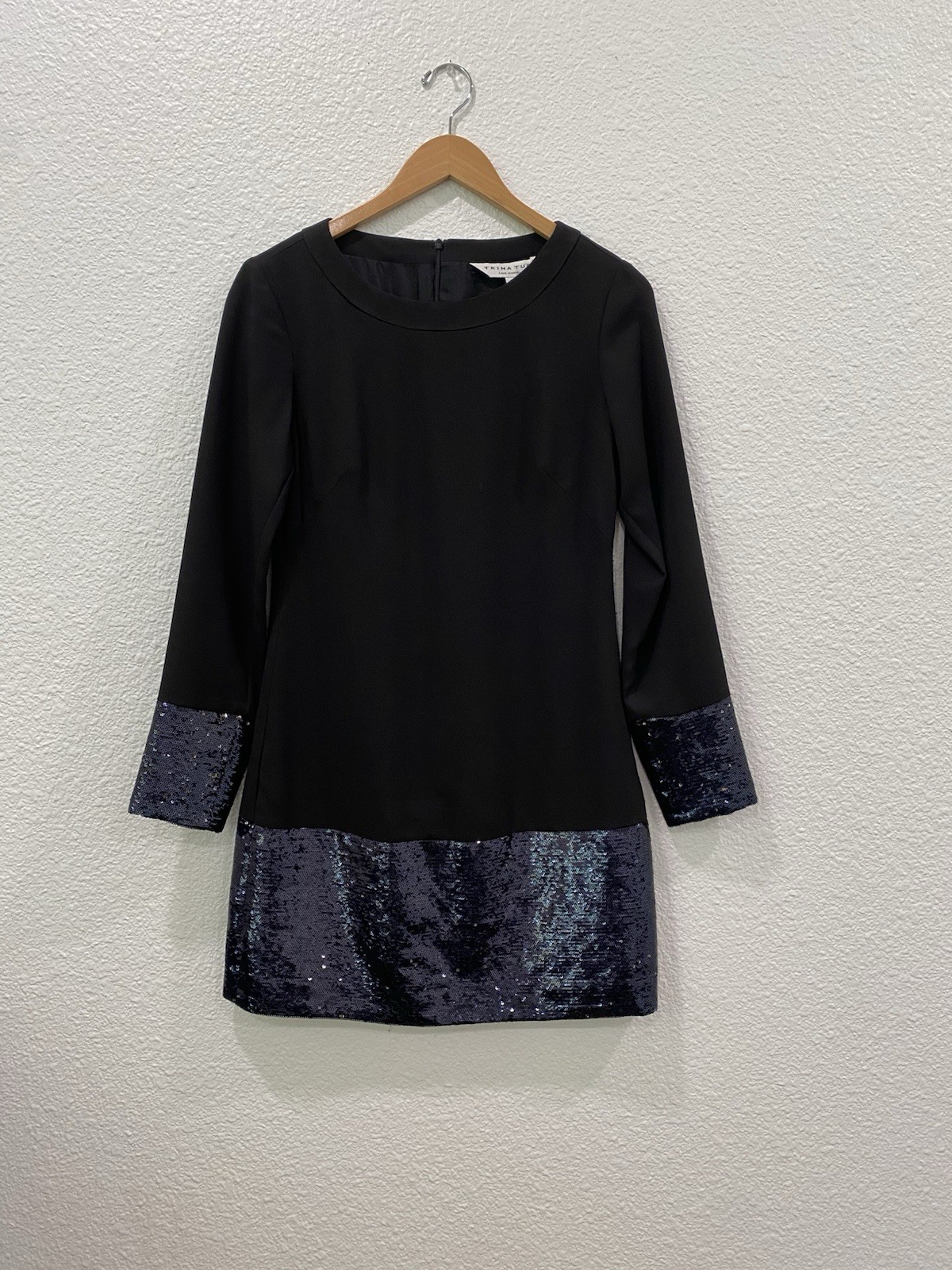 Trina Turk Black Sequin Trim Cocktail Shift Dress Silk Lined 3/4 Sleeve Size 2