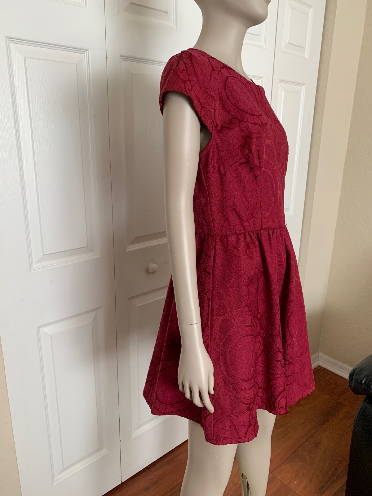 B. Darlin Wine With Black Dress Juniors Size 11-12 NWT