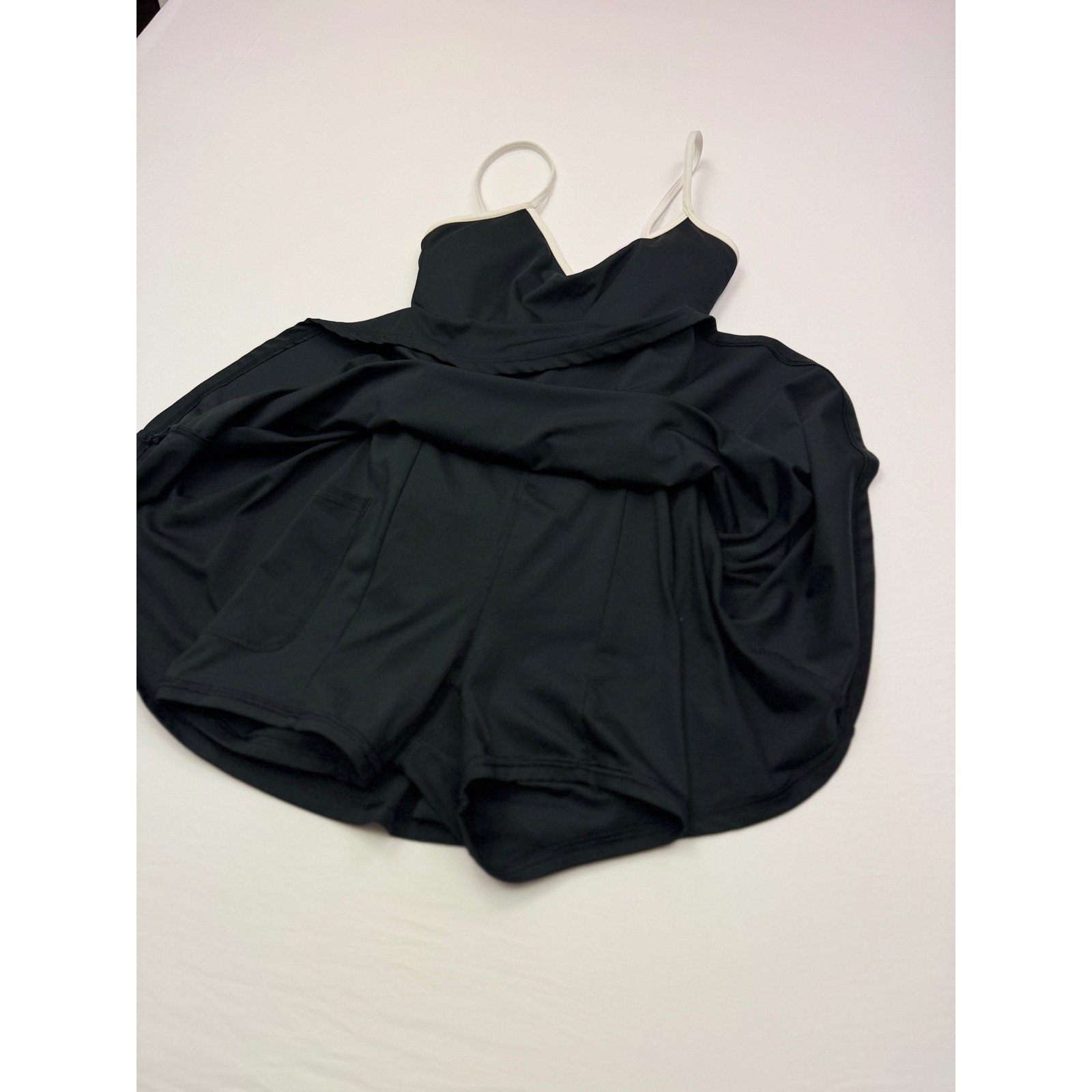 Gilly Hicks Active Dress Black White Trim Built-in Shorts Pocket XS Mini Tennis