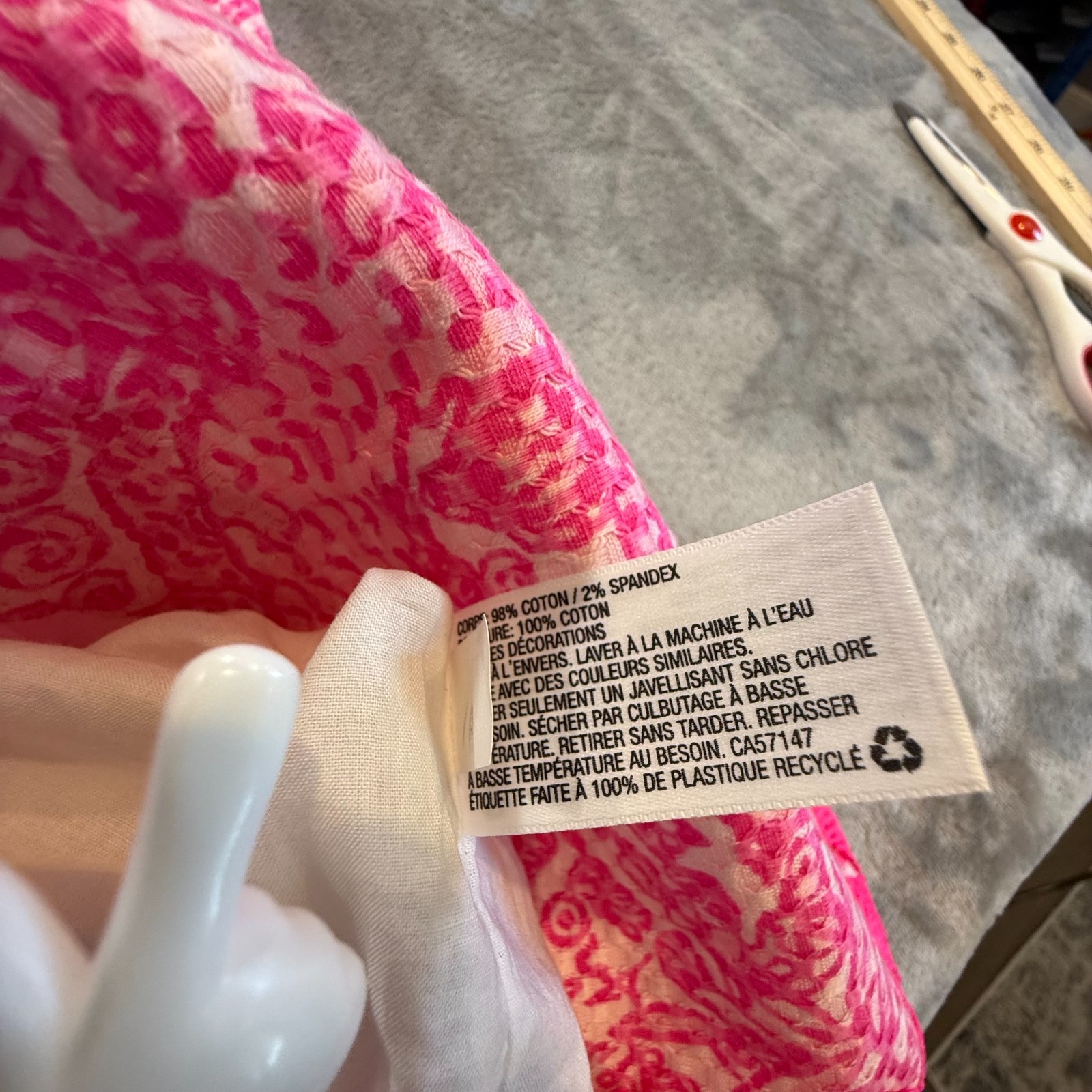 Lilly Pulitzer Pink Textured Floral Shift Dress Women’s Size 6 Sleeveless Zip Ba