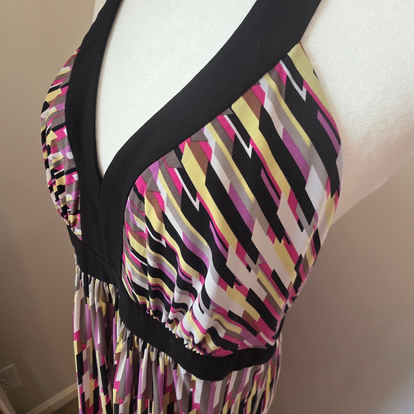 Max and Cleo Halter Dress Mini Geometric Black Yellow Purple Retro Y2K Party 12