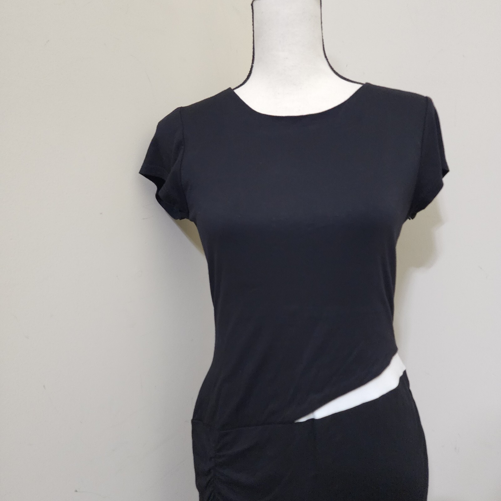 nwt CASUAL COUTURE size Large Side Rouching Slim Fit Stretch Dress Black
