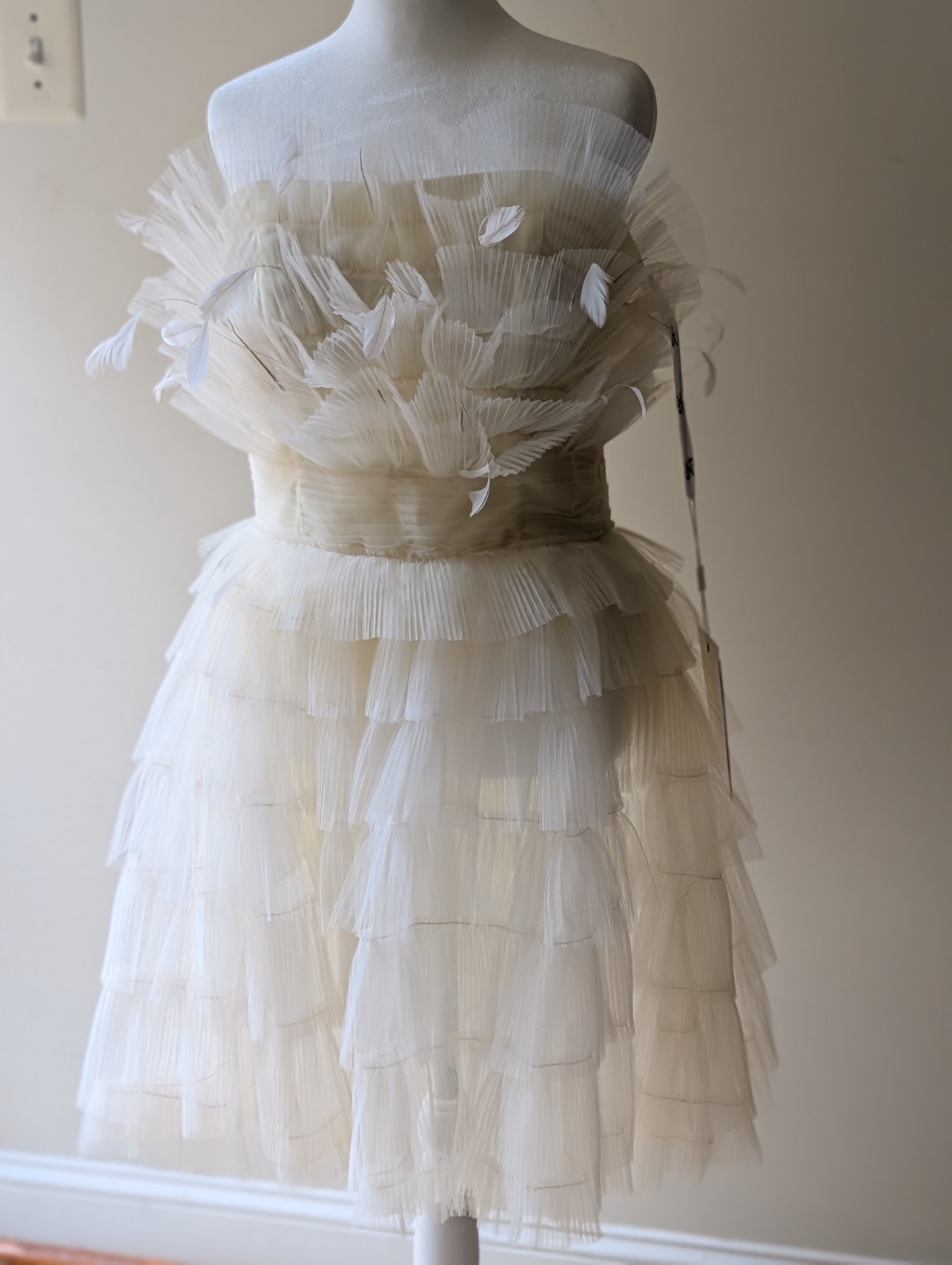 Mac Duggal Ivory Strapless Feather Layered Tulle Mini Dress Lined Zip Size 8