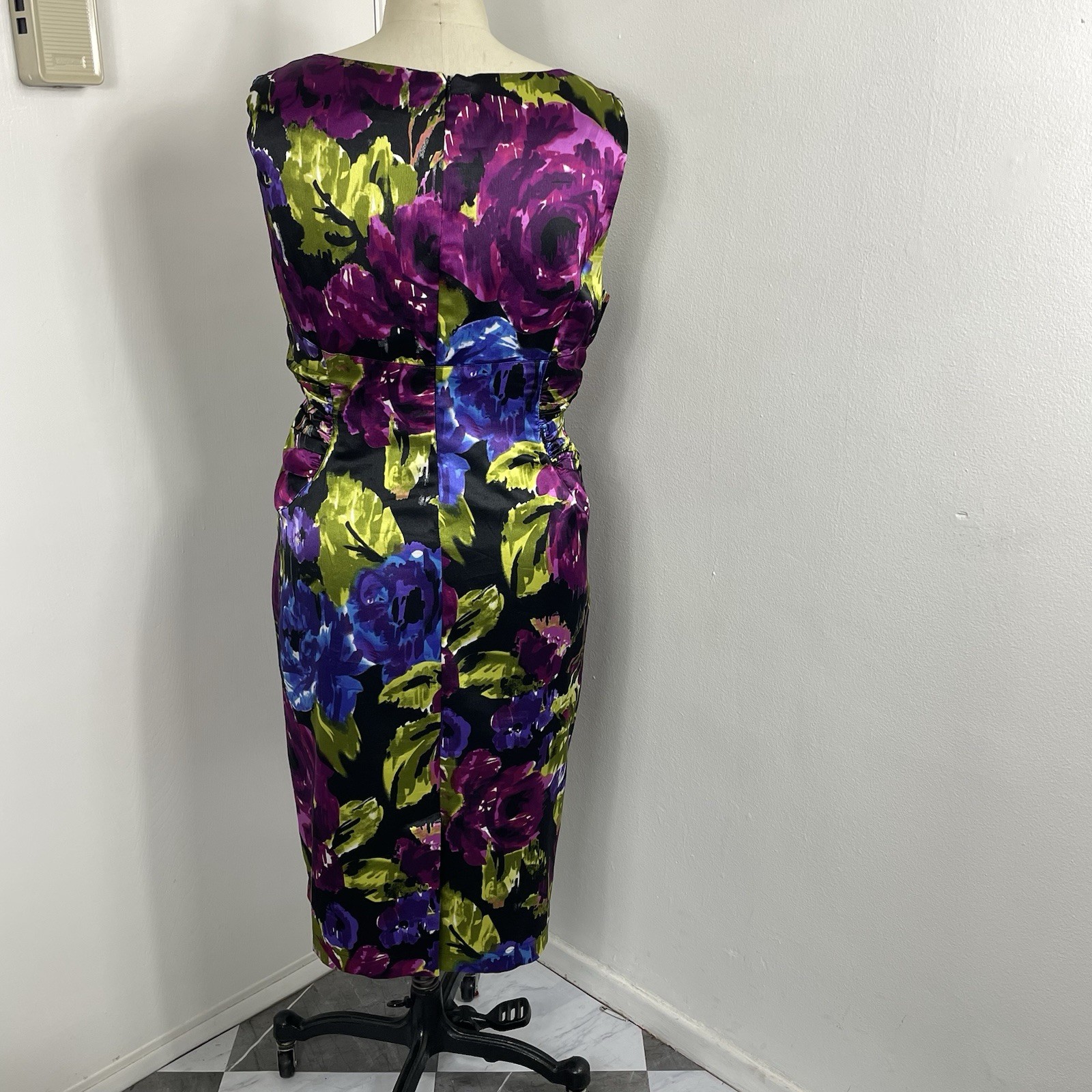 Adrianna Papell Plus Size 22 Multi Floral Dress Slight Stretch.