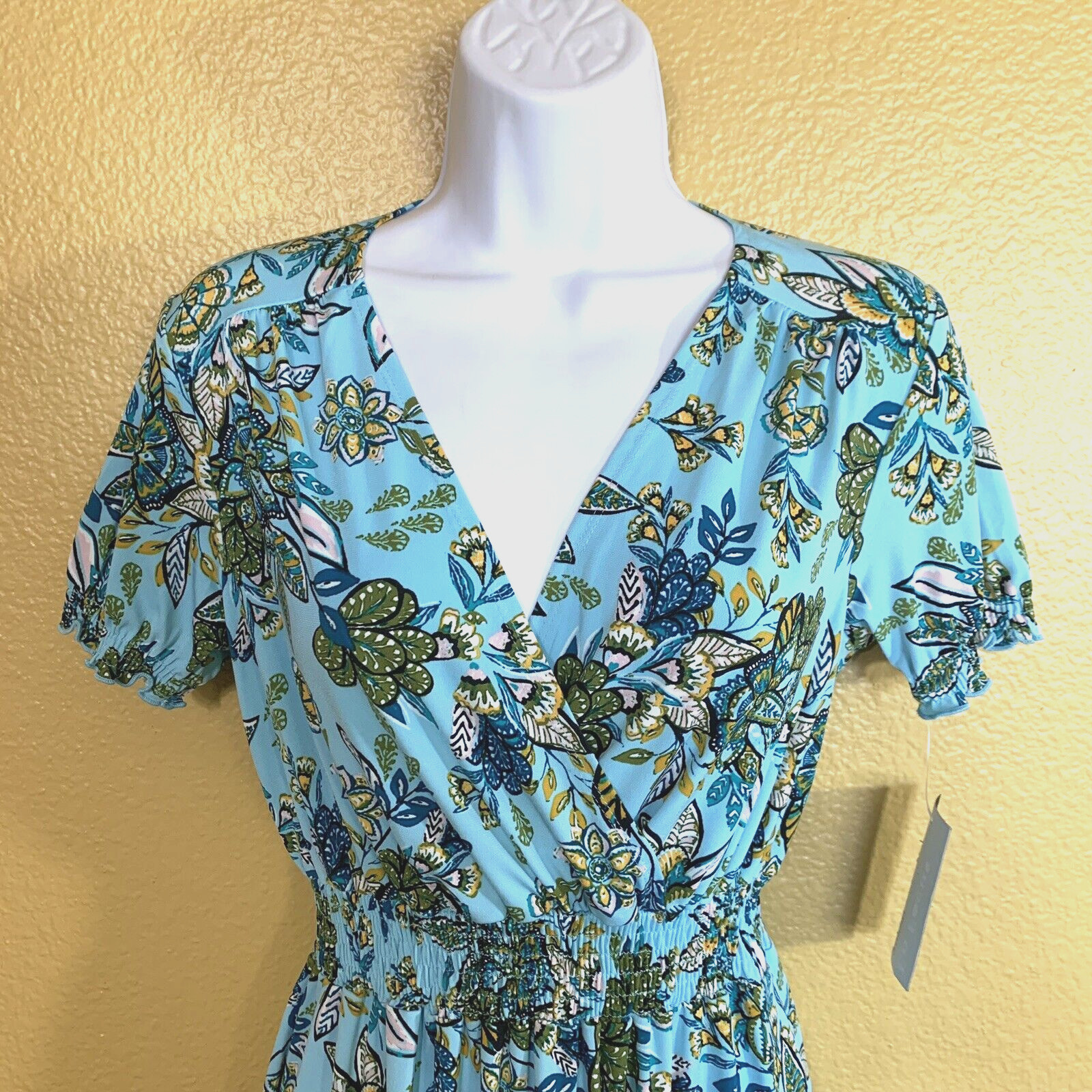 EN FOCUS STUDIO~Short sleeve low cut flair dress Sz 4 ruched waist pull over New