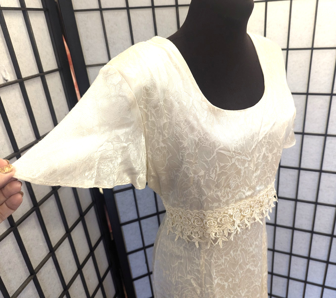 Vintage Jody California Short Sleeve maxi Dress Size 11 Satin lace up Lace Ivory