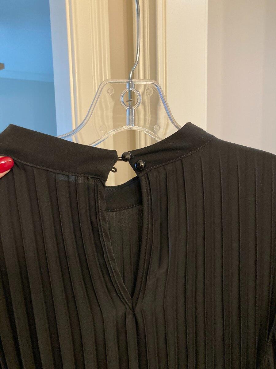 AOMEI NWT Stunning Elegant Solid Black Sleeveless Pleated Cape Sheath Dress