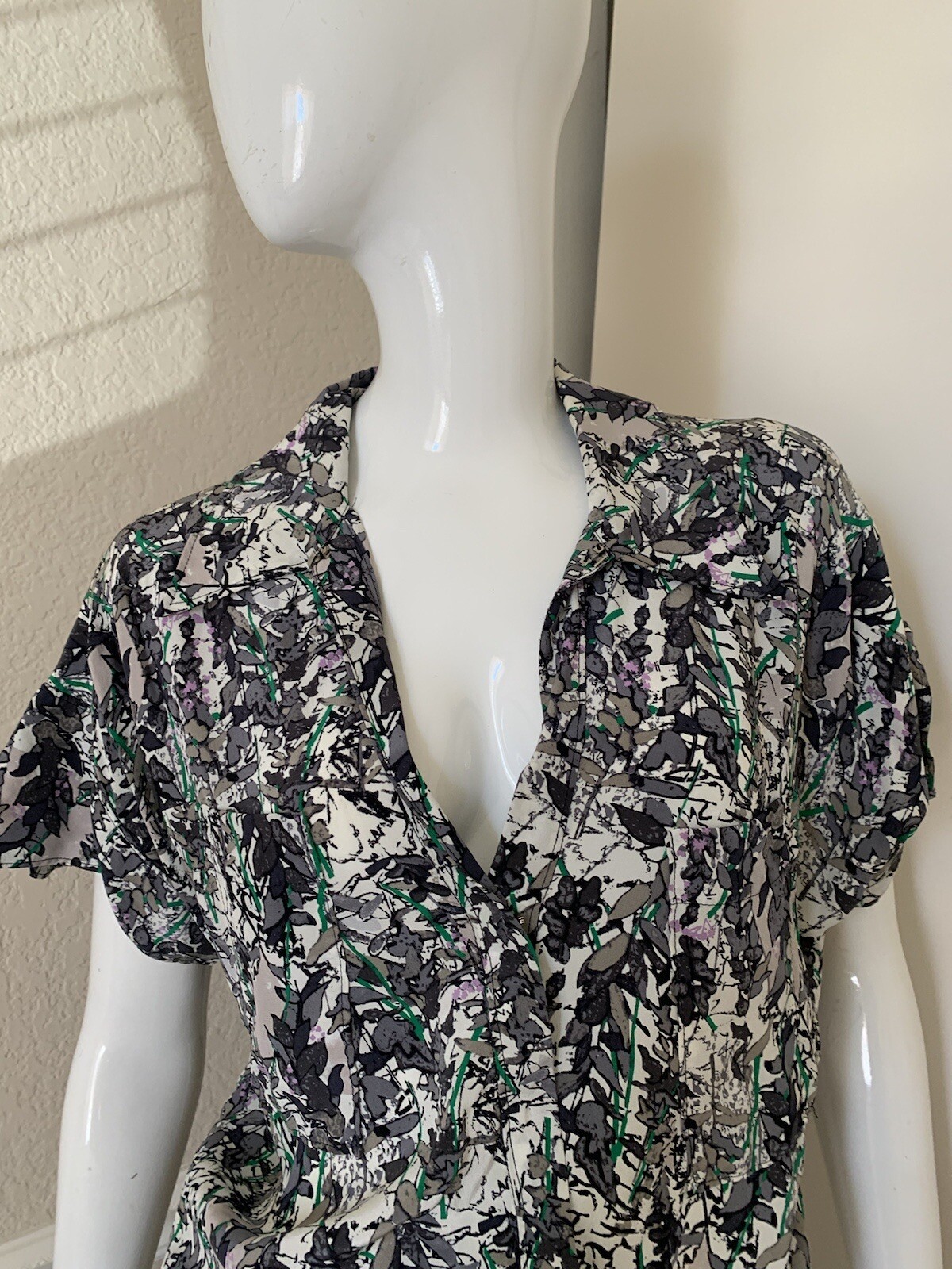 TRACY REESE NEW! 100% Silk Gray/Green Leaf Drawstring Hook Front Mini Dress Sz S