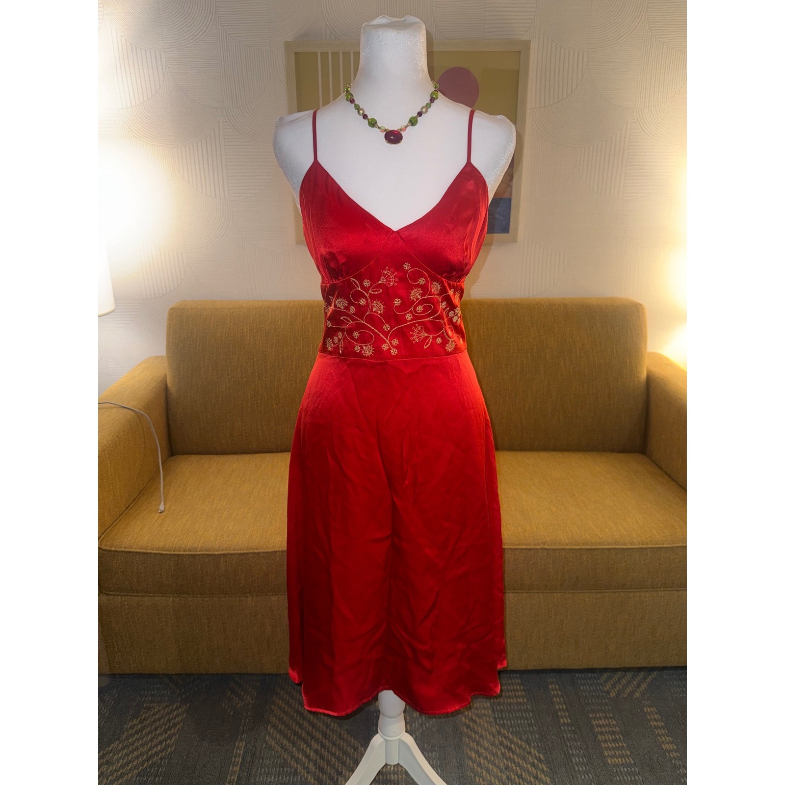 To The Max Red 100% Silk Embroidered Slip Dress V-Neck Midi Womens 12