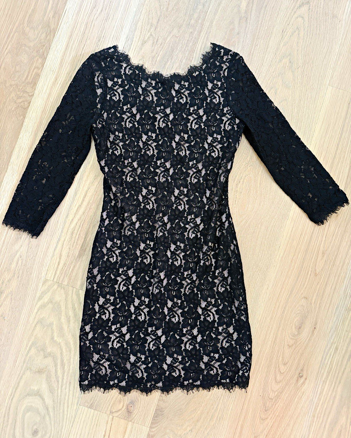 Diane von Furstenberg Black Floral Lace Scoop Neck 3/4 Sheath Mini Dress 4 Zip