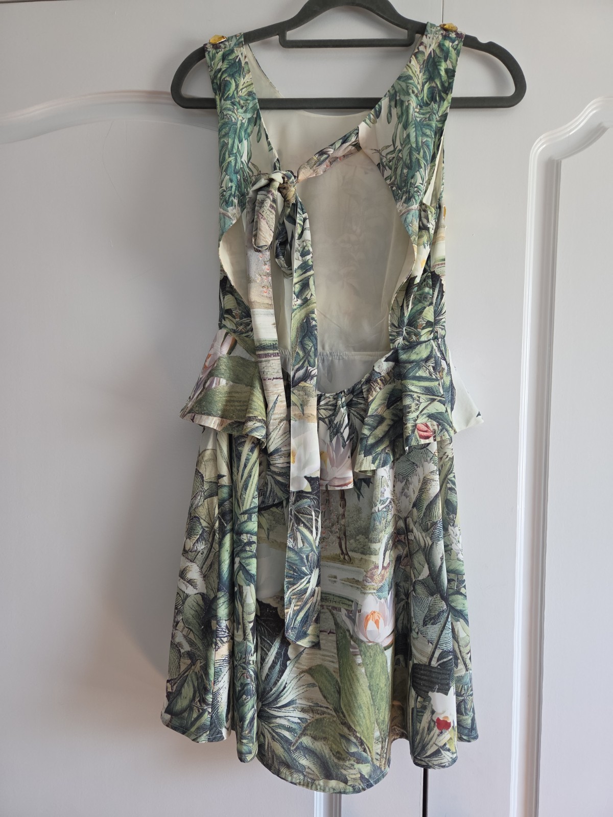 H&M Conscious Collection Tropical Dress, Size 2, Open Tie Neck Back, Lovely