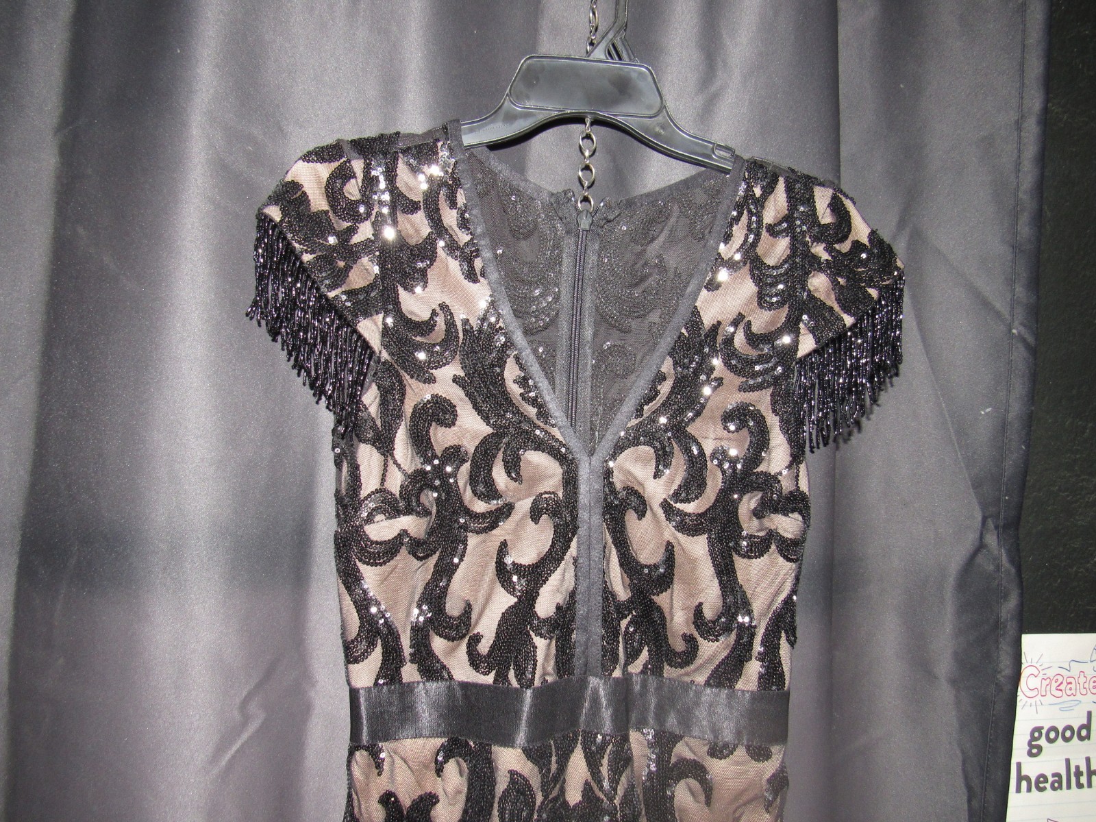 Black/Beige Beaded Sequin Fringe Long Sheath V-Neck Formal Dress Size 6