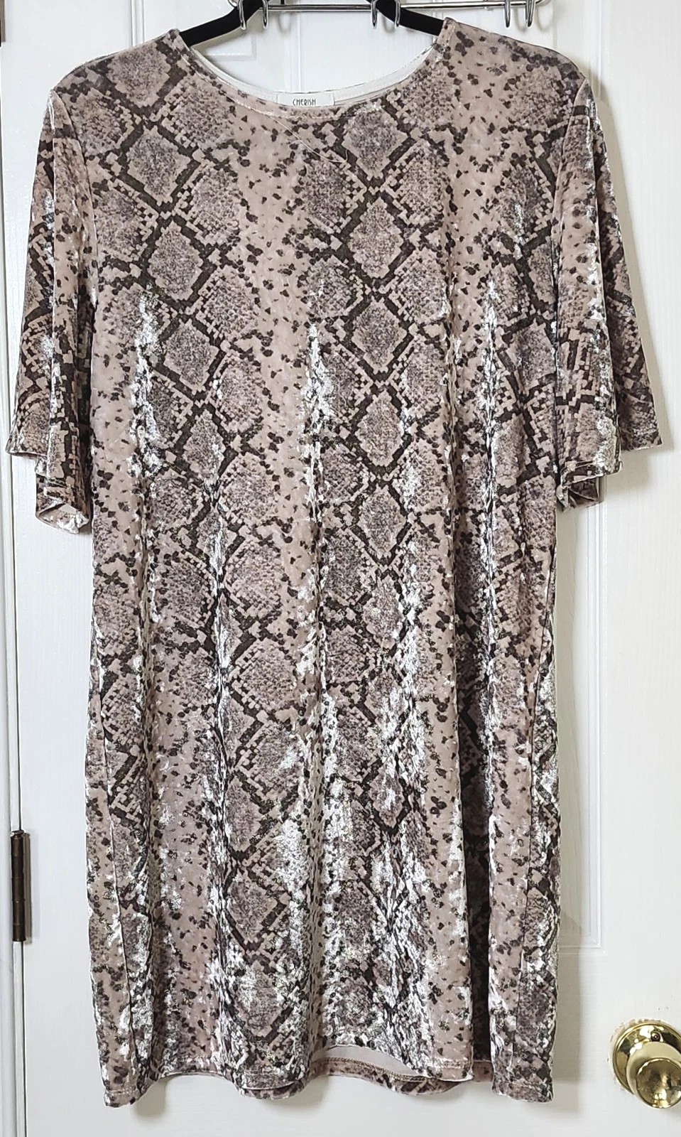 Cherish Short Flutter Sleeves Dress Knee Length Sheath Dress Size L