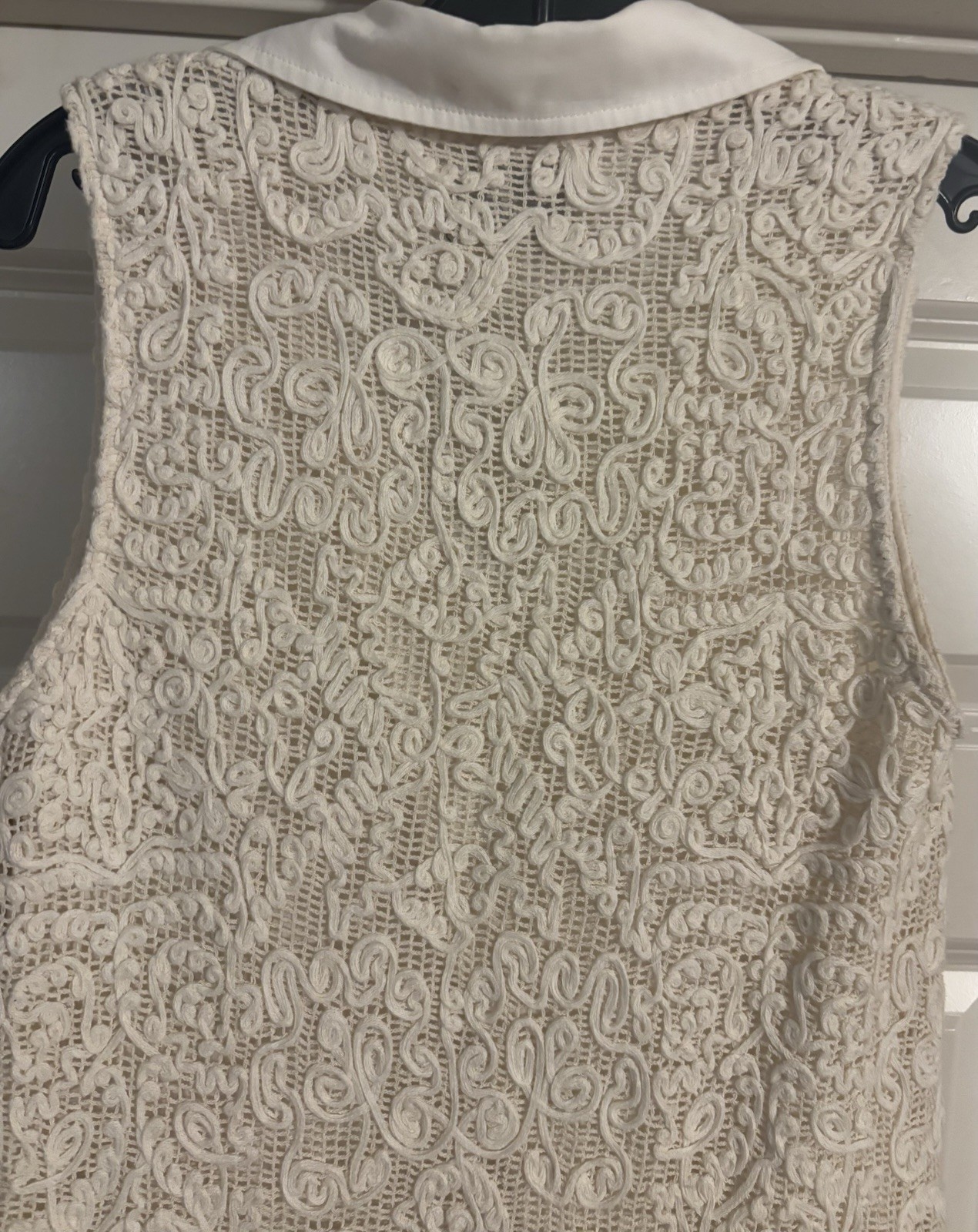 Tuckernuck Tan Lace Collared Coastal Preppy Old Money Quiet Luxury Size M