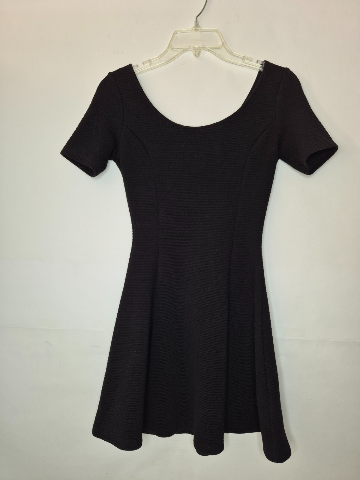 H&M Divided Black Ribbed Short Sleeve Skater Stretch Fitted Mini Dress Womens 4