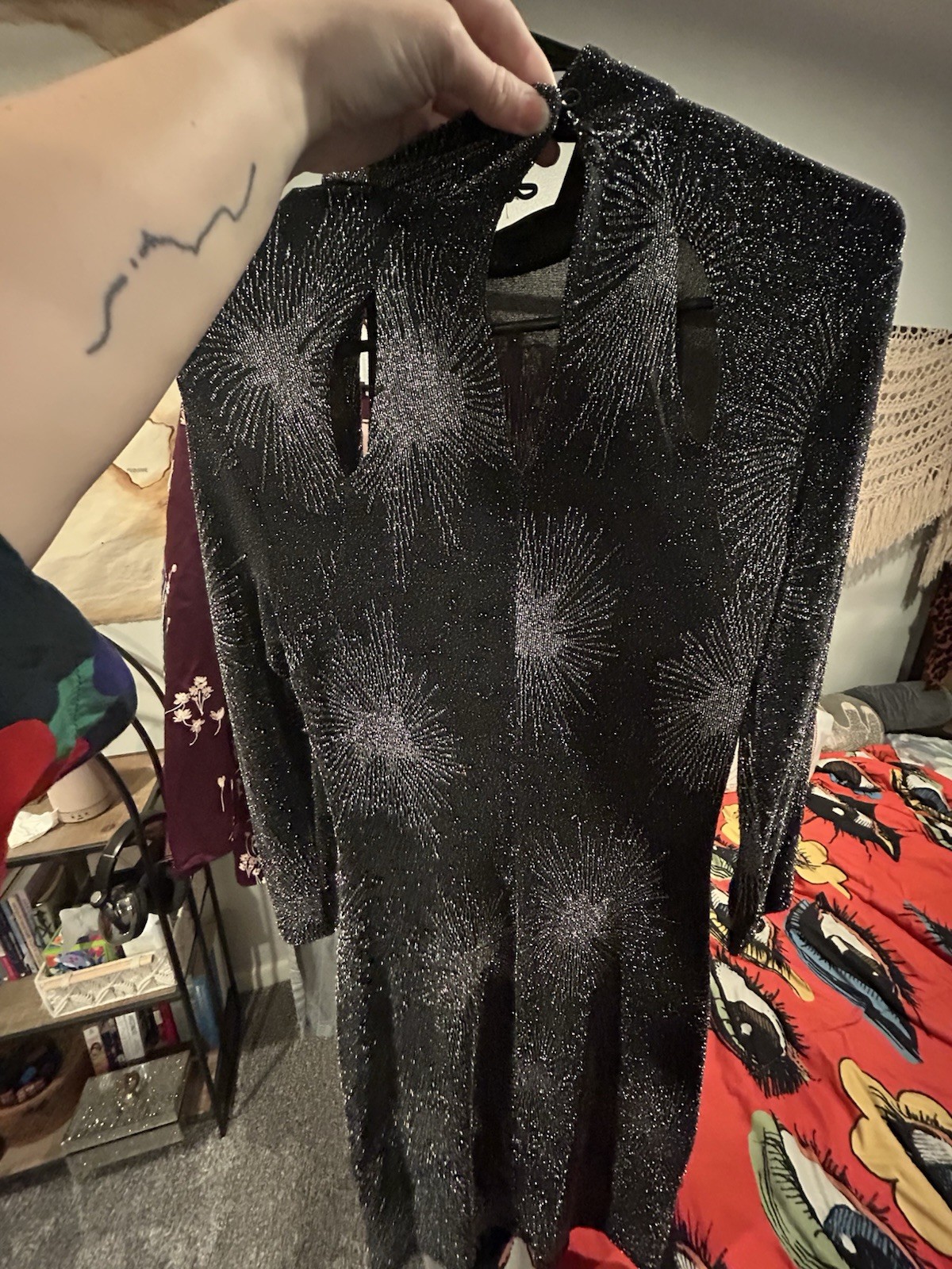 En Focus Studio Women’s Black/Silver Glitter Metallic Sheath Dress 4 Long Sleeve
