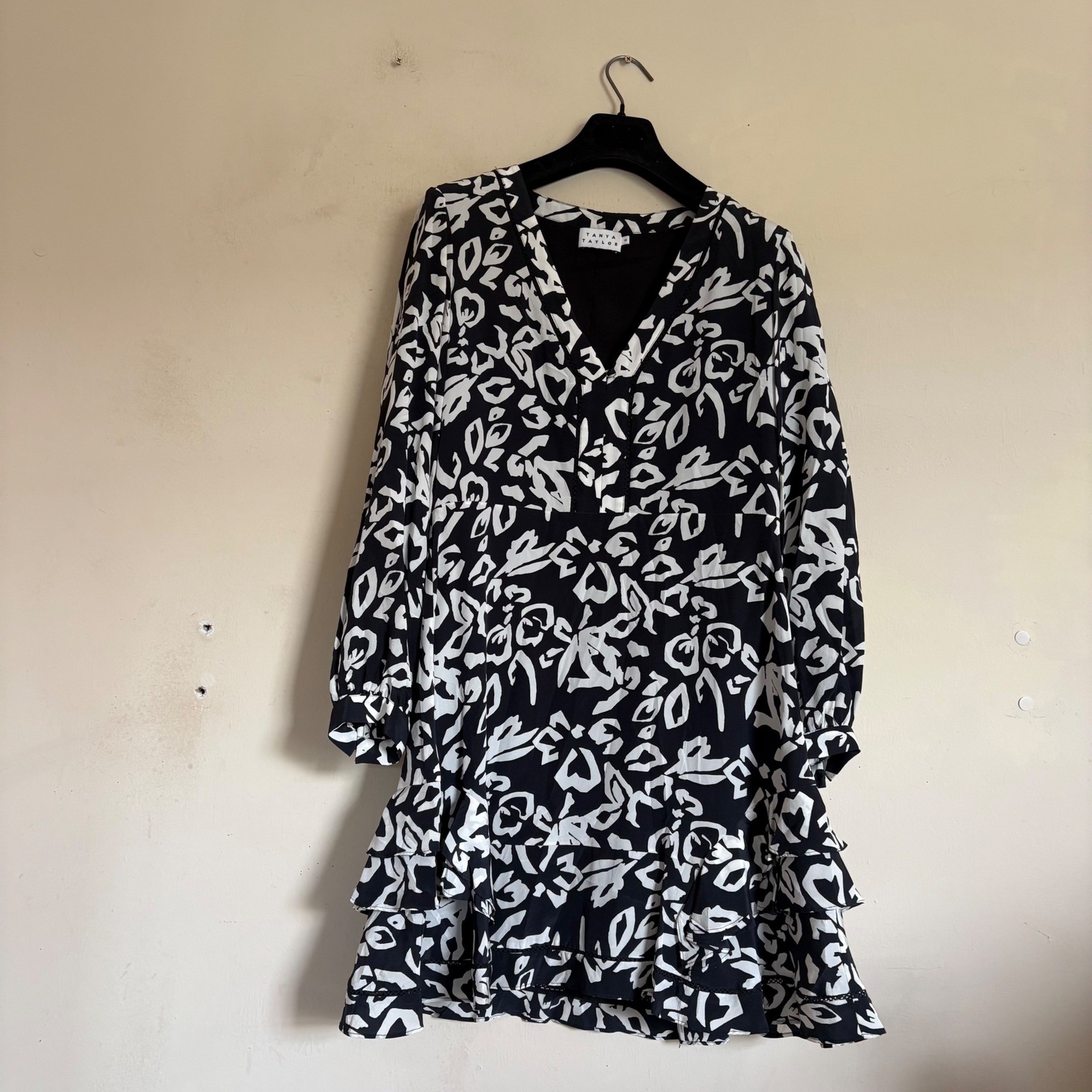 Tanya Taylor Black and White Silk Abstract Print V-Neck Mini Dress Size 10