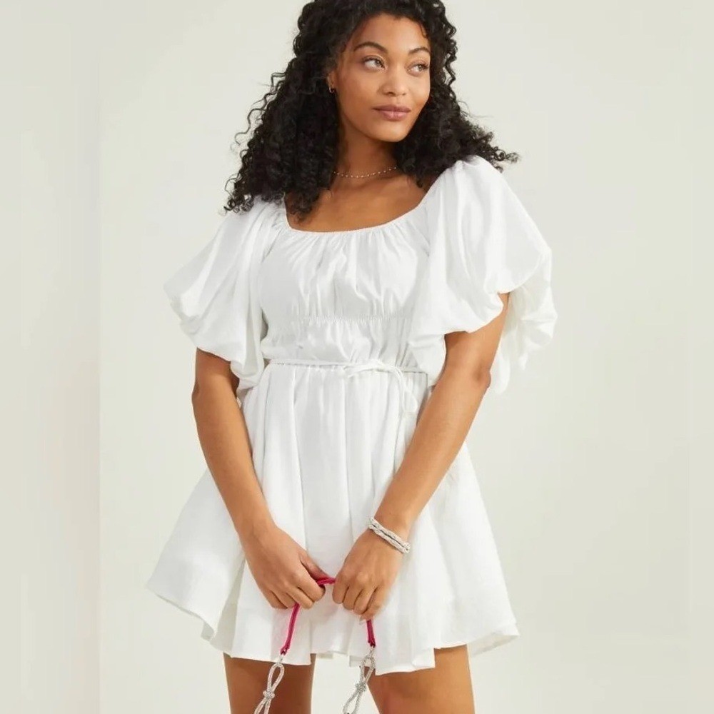 NWT Altar’d State Amabella Puff Sleeved Dress in White. Size L