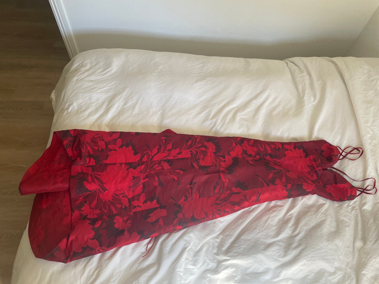 Carolina Herrera Red/Black Floral Pattern Evening Dress Sz 4 (Silk Lining)