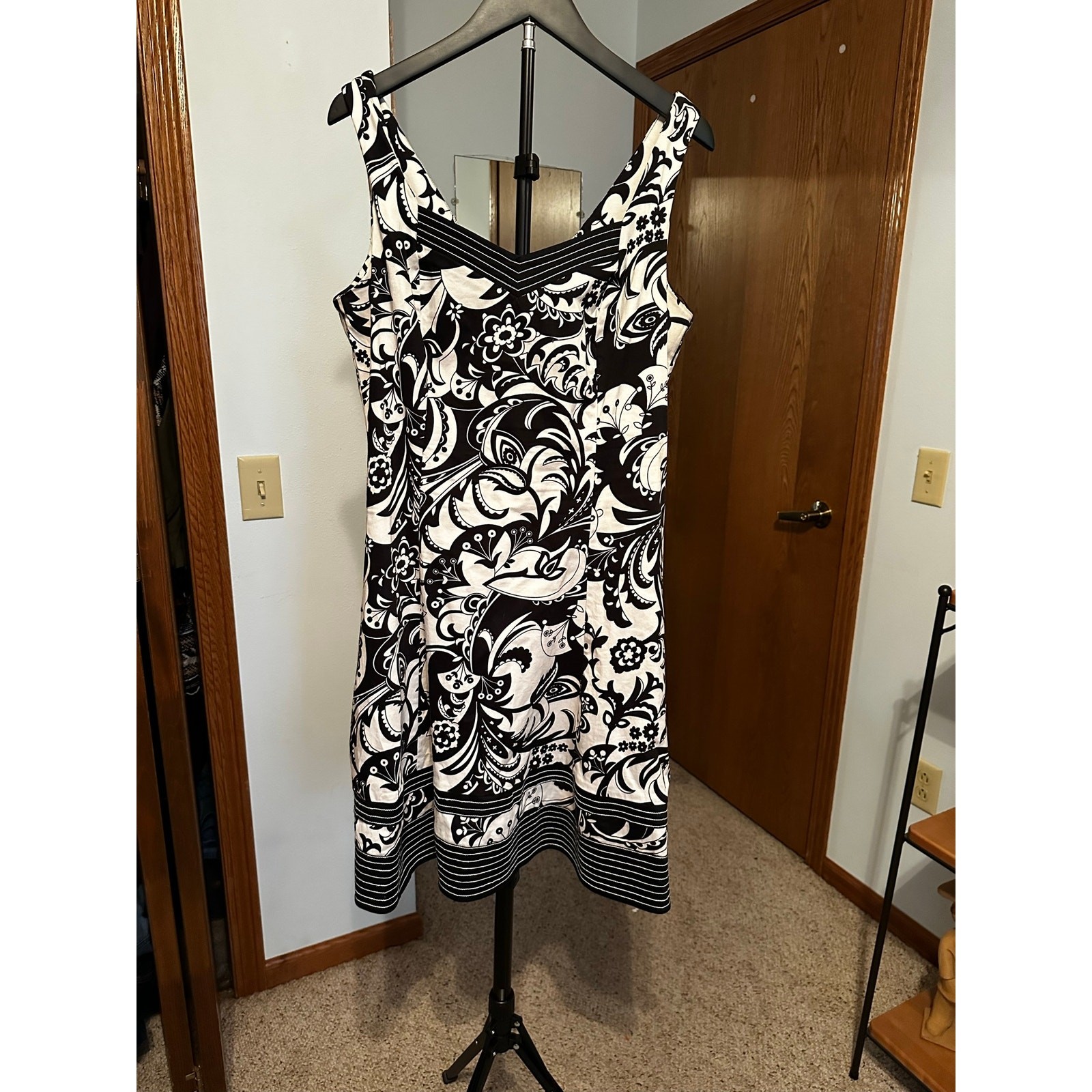 AGB Black and White Paisley Floral Sun Dress Sleeveless Scoop Neck Size 14