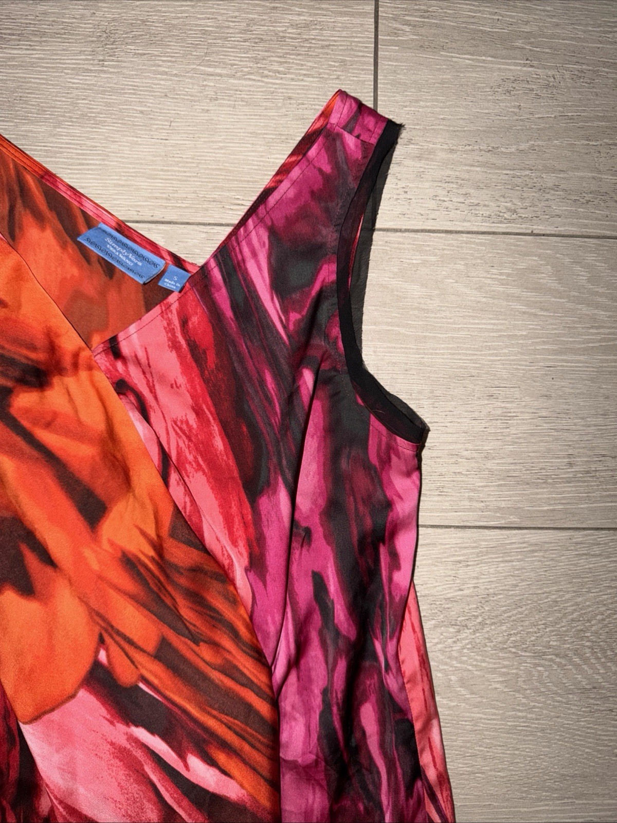 SIMPLY VERA Vera Wang Bold Multi-Color Dress Sleeveless Twist Front Size Small