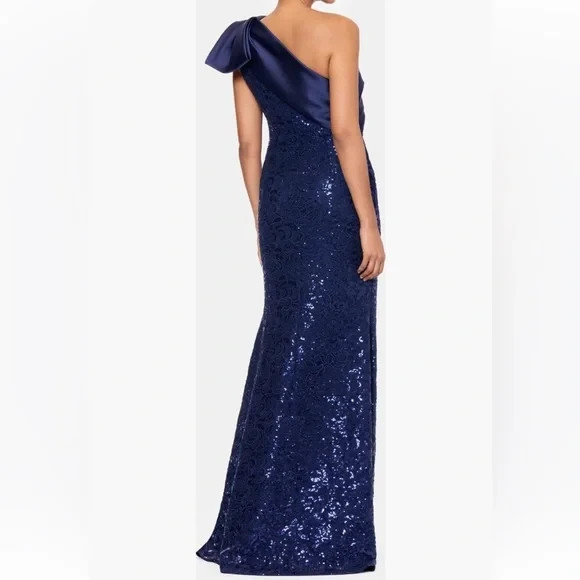 Betsy and Adam Navy Blue Bow Embroidered Sequin Sleeveless Gown Size 4 $299