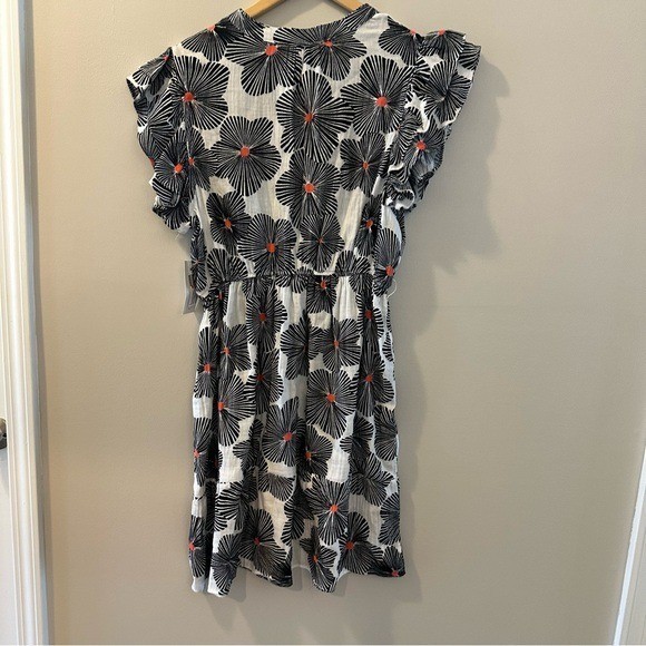 Single Thread Women’s Printed Flutter Sleeve Dress Size Large NWT