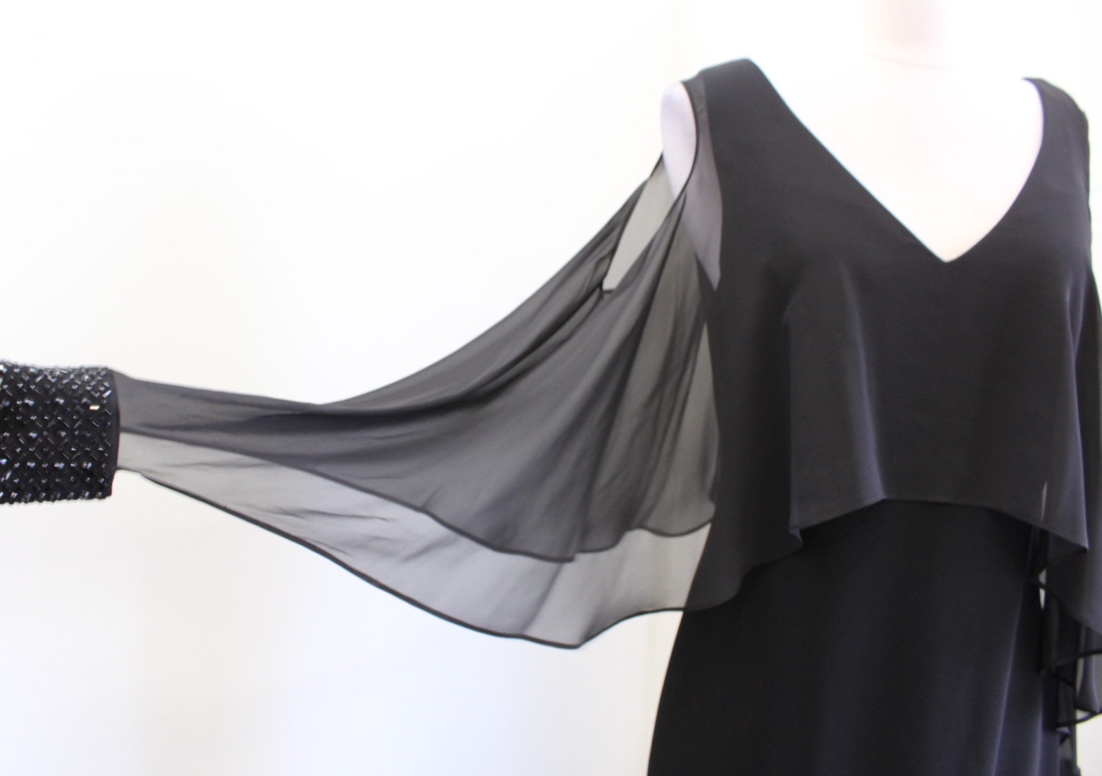 NWT Calvin Klein Black Cold Shoulder Cape Style Sleeve Evening Formal Dress Sz 6