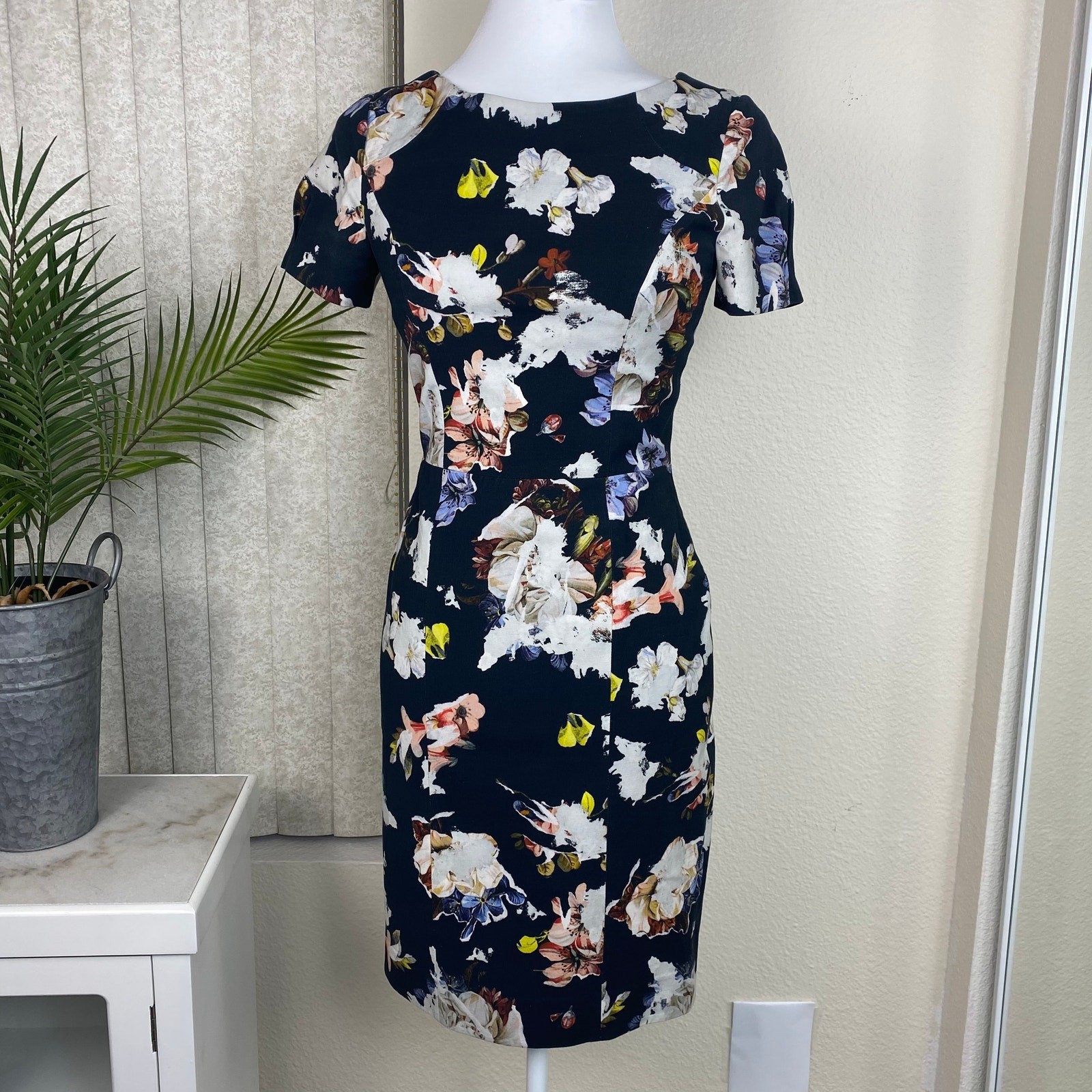 Erdem Joyce Floral Print Crepe Sheath Dress Navy Bateau Neck Designer Size 4