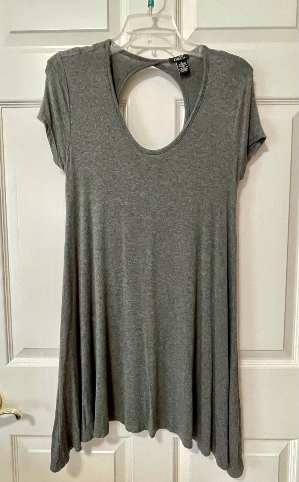 rue21 Gray Asymmetrical Hem Keyhole Back, Deep Scoop Front w/Stretch Sz Medium